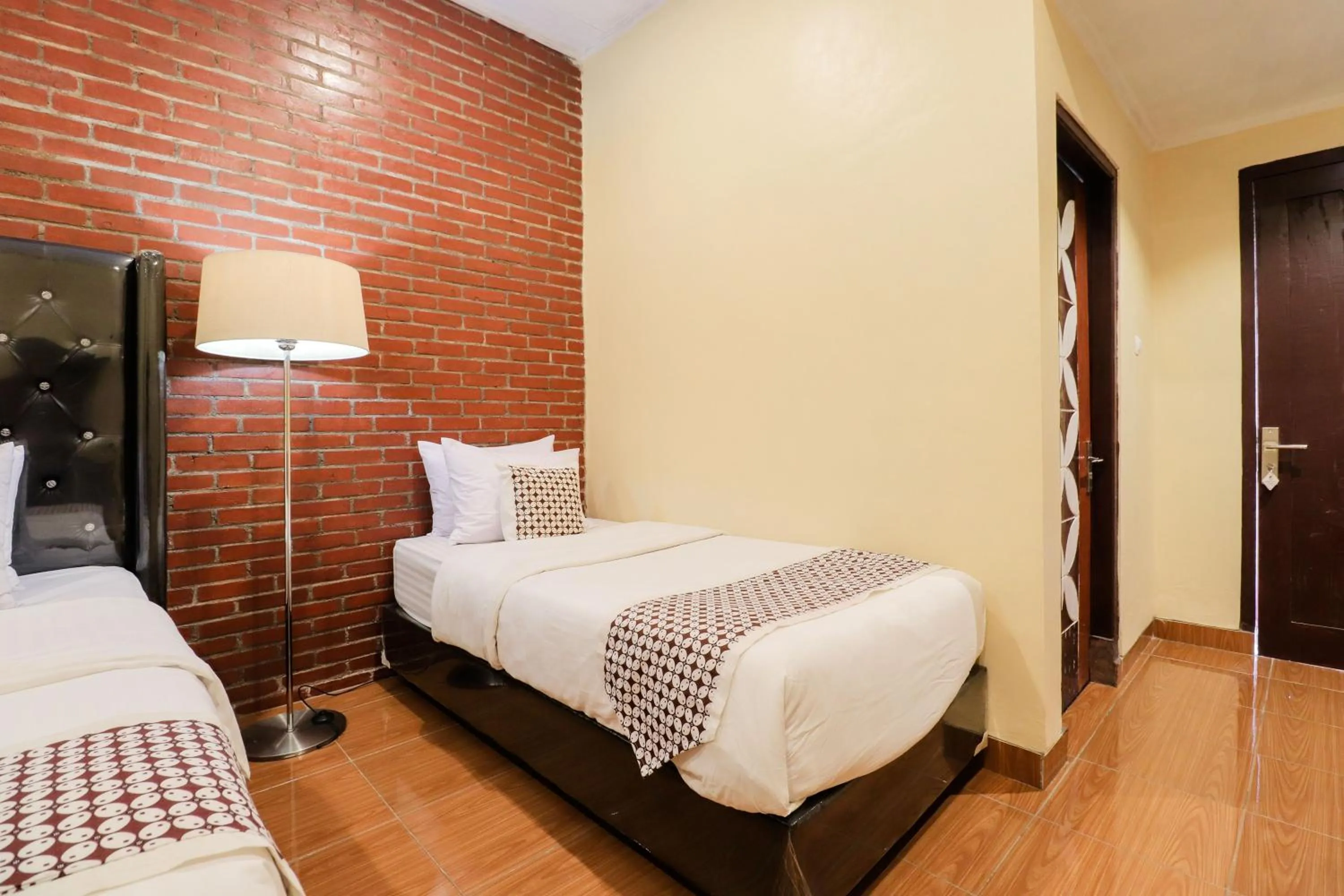 Bedroom, Bed in Omah Rohadi Syariah by Ndalem Beong