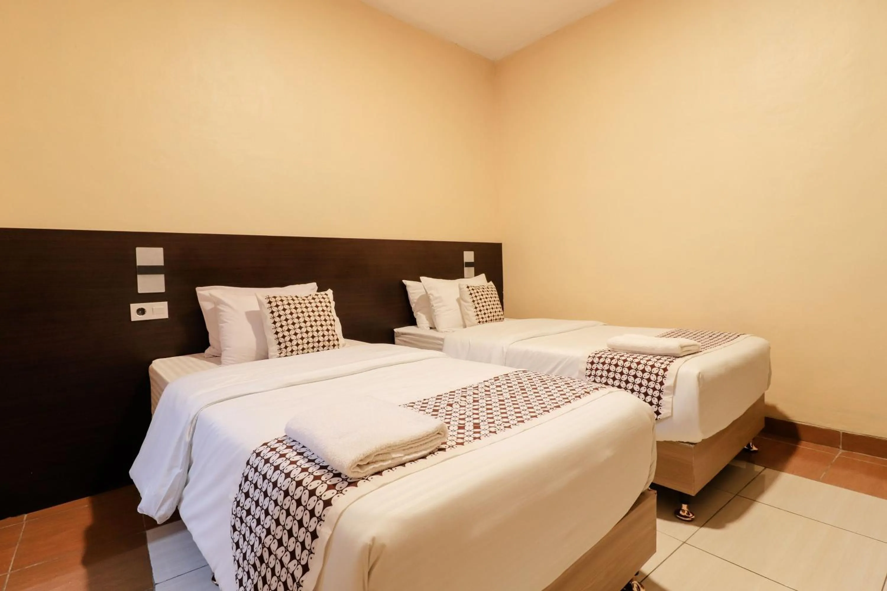 Bedroom, Bed in Omah Rohadi Syariah by Ndalem Beong