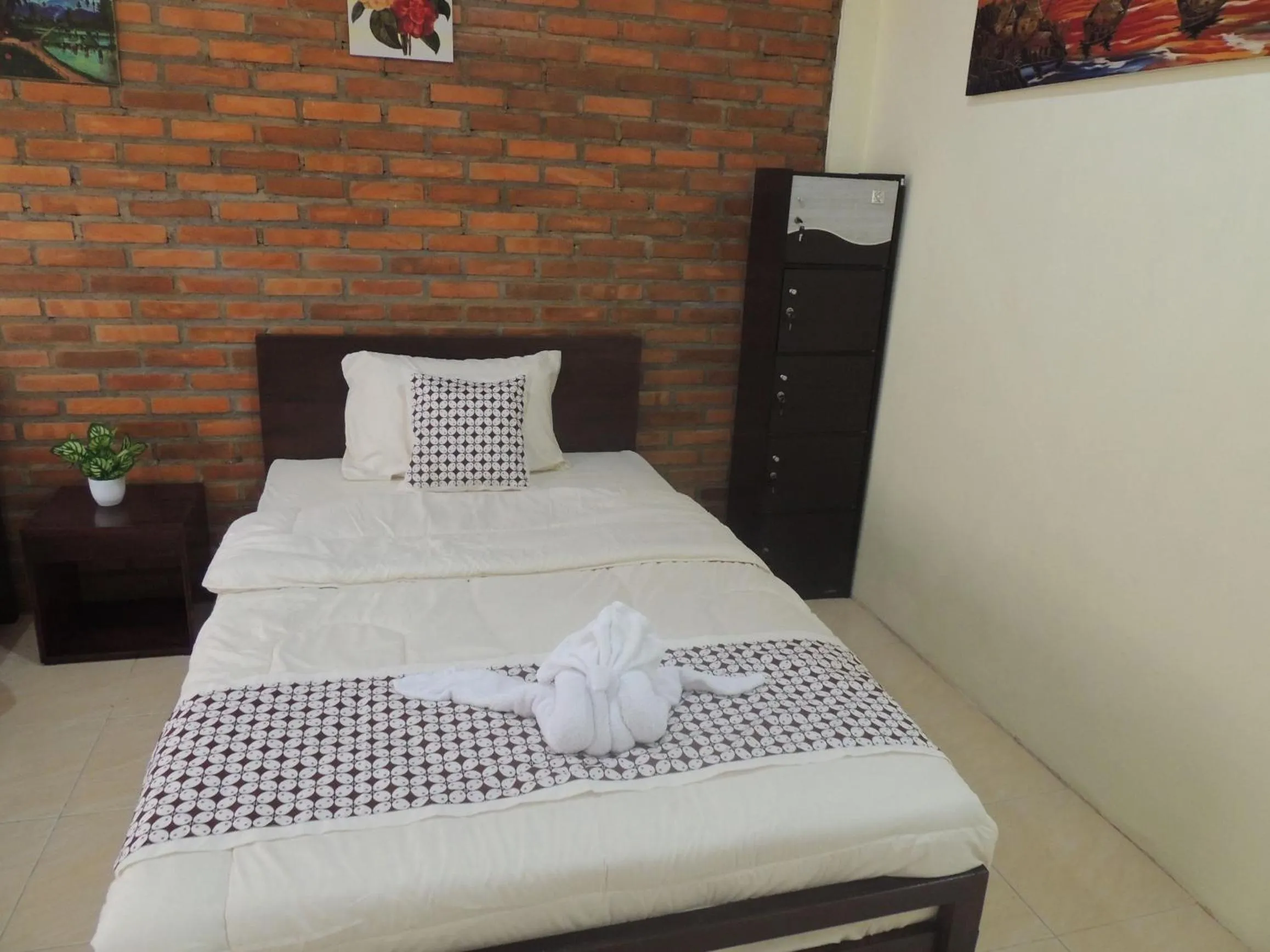 Photo of the whole room in Srikayah Syariah by Ndalem Beong