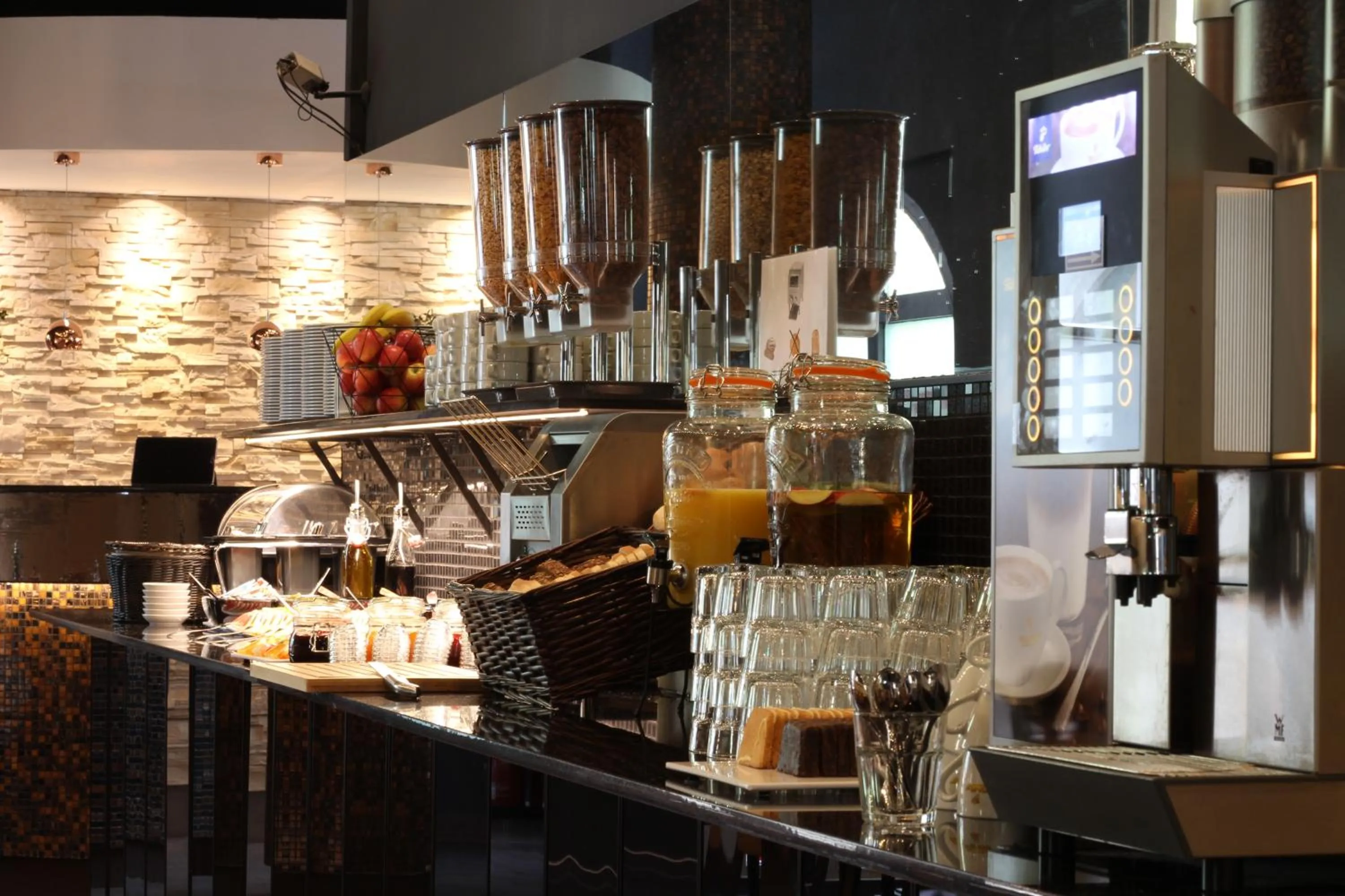 Food and drinks in Hotel Delta am Potsdamer Platz