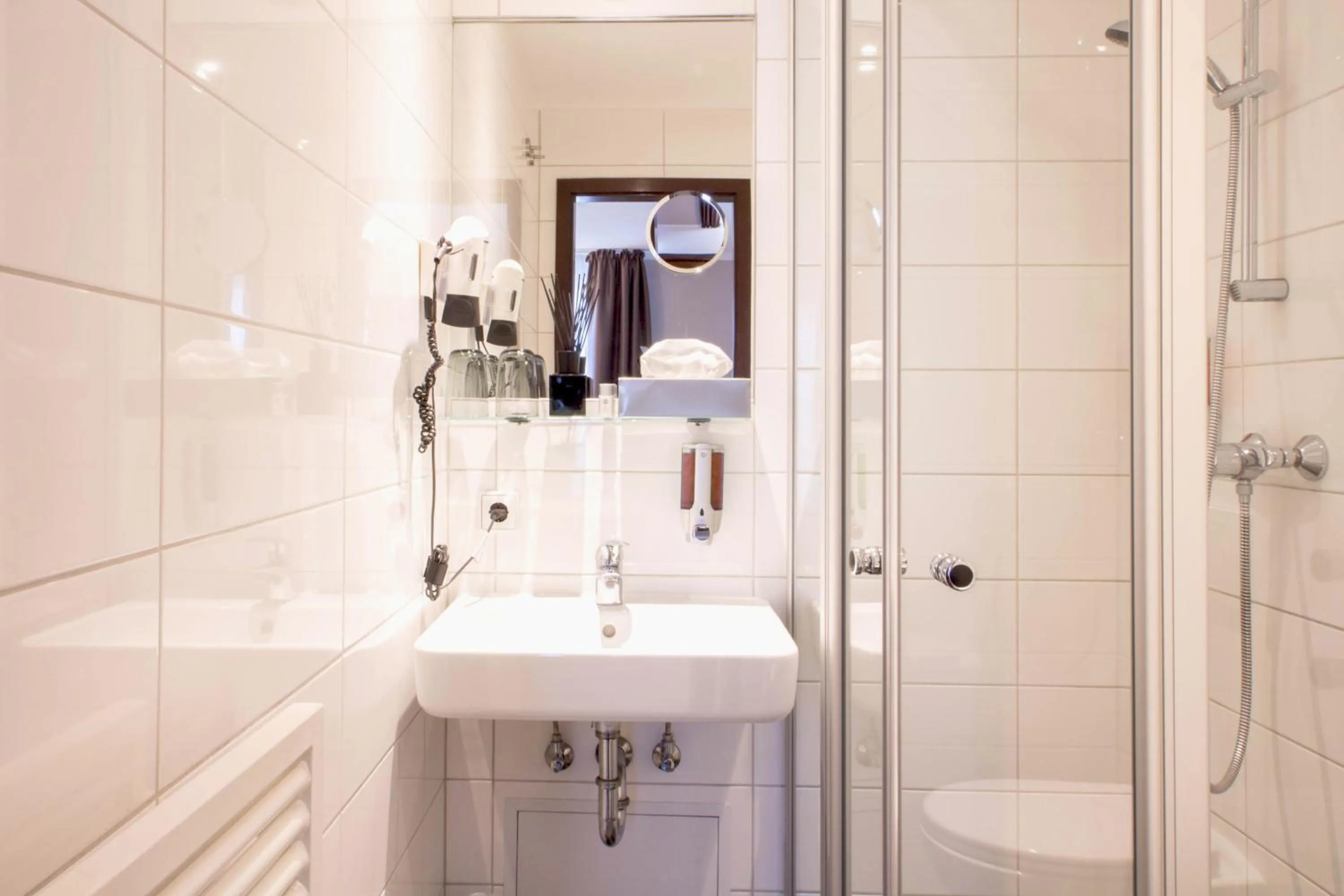 Toilet in Hotel Delta am Potsdamer Platz