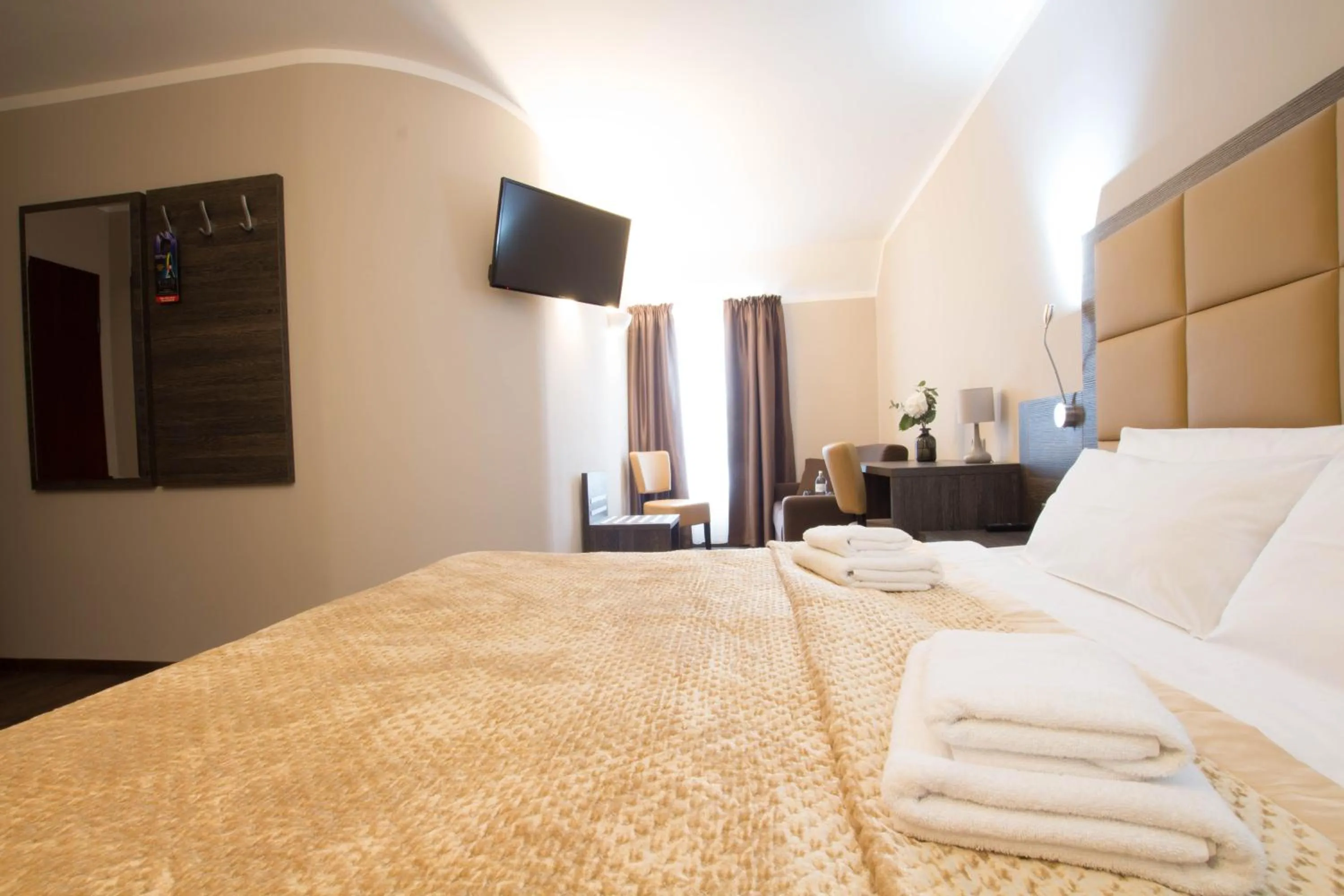 Photo of the whole room, Bed in Hotel Delta am Potsdamer Platz