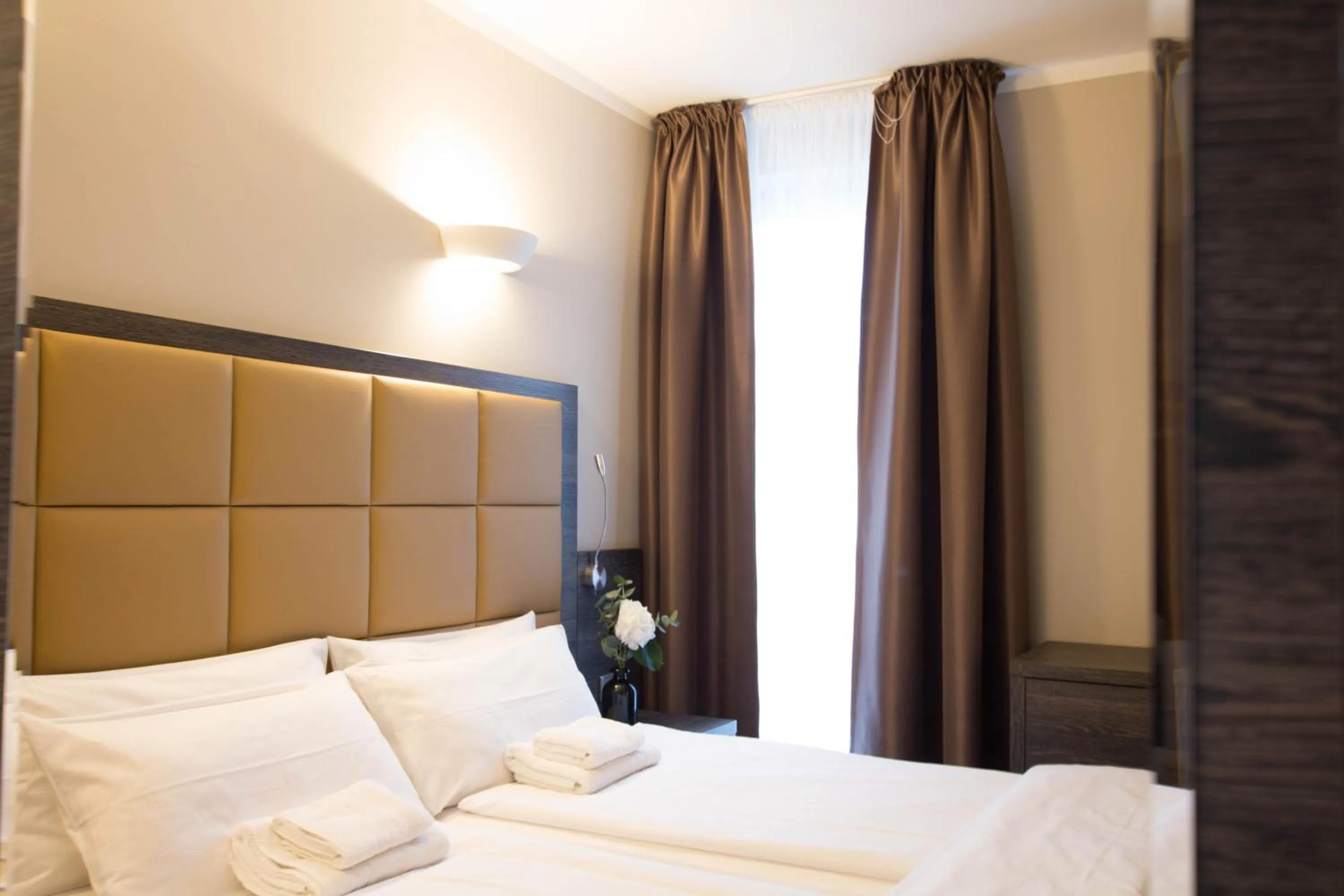 Photo of the whole room, Bed in Hotel Delta am Potsdamer Platz