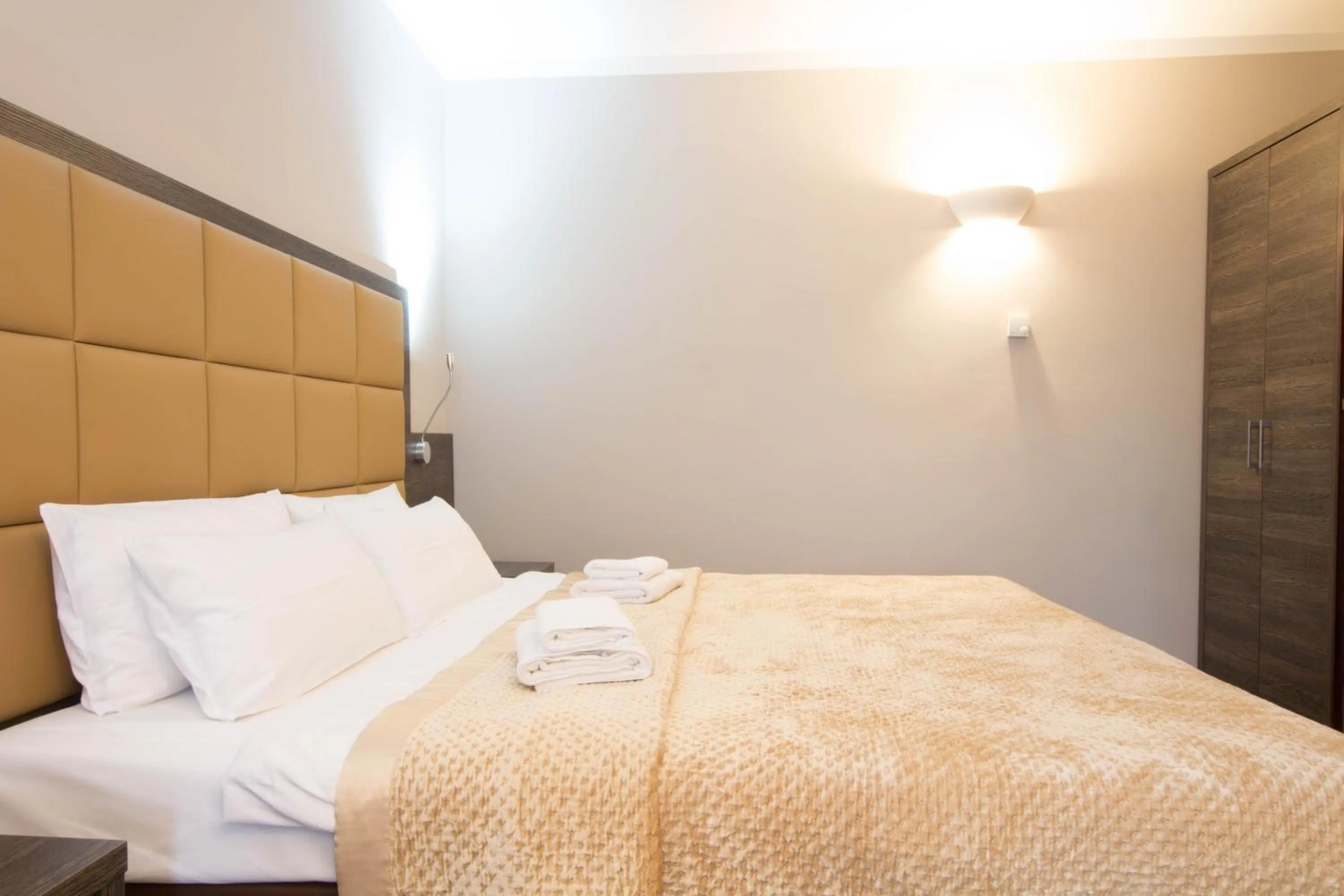 Photo of the whole room, Bed in Hotel Delta am Potsdamer Platz