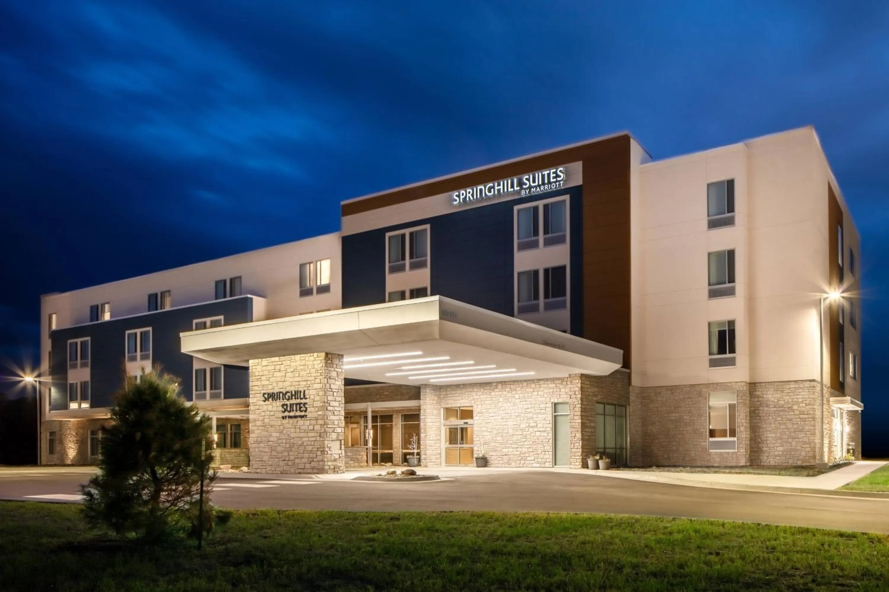 Property building in SpringHill Suites by Marriott Ames