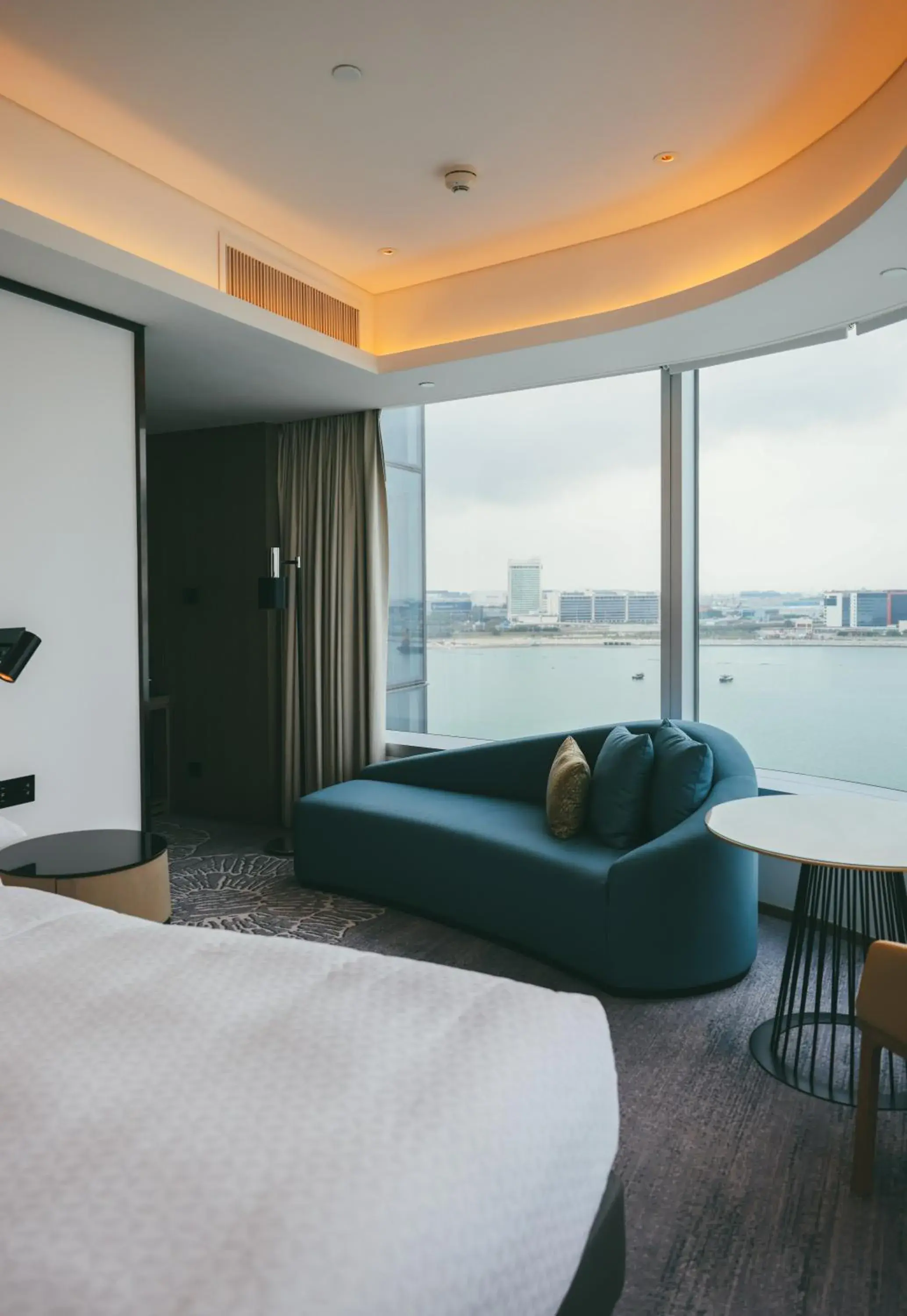 Executive Oceanview Suite with with 1 King in Four Points by Sheraton Hong Kong, Tung Chung Executive Oceanview Suite with with 1 King in Four Points by Sheraton Hong Kong, Tung Chung
