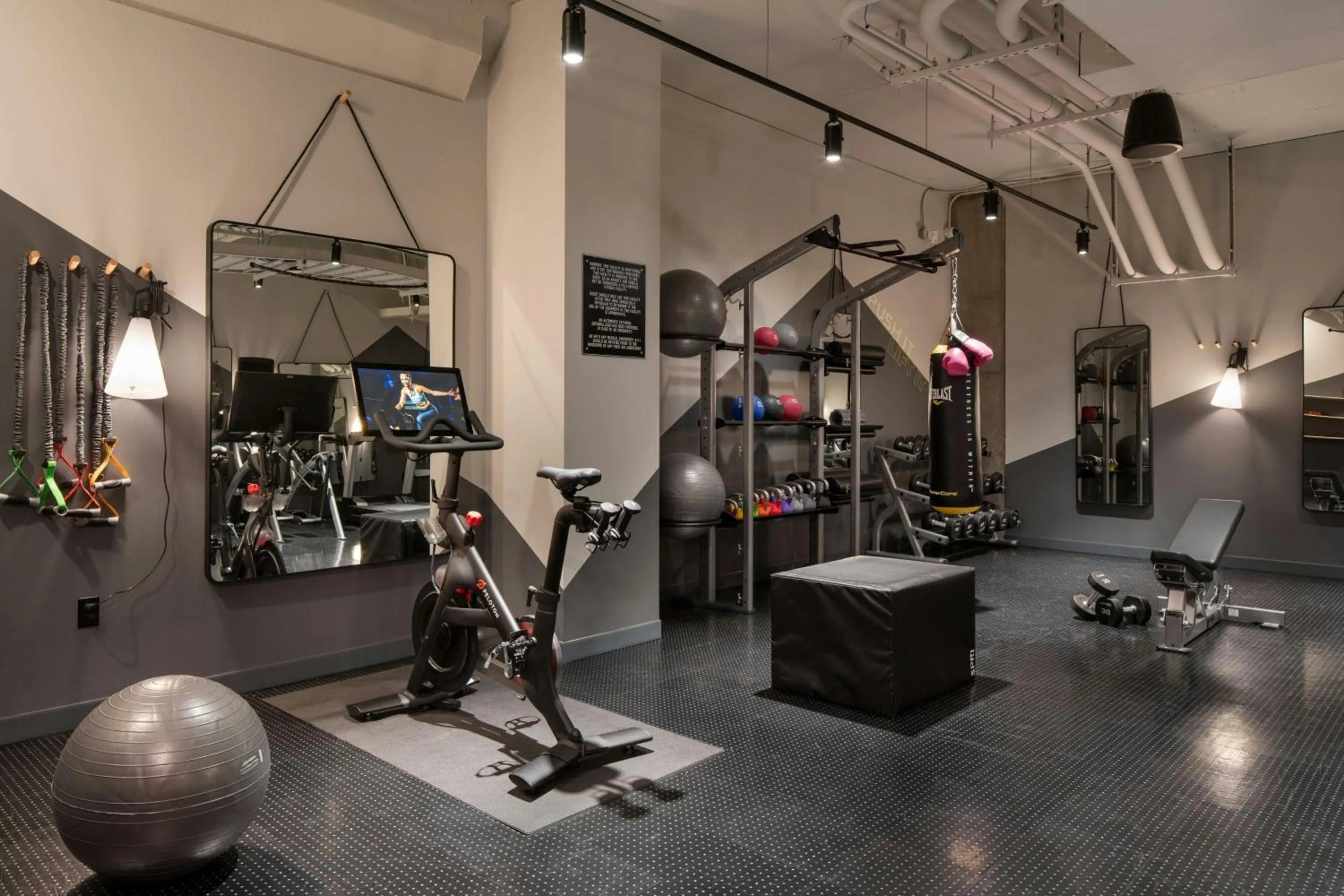 Fitness centre/facilities in Moxy Portland Downtown