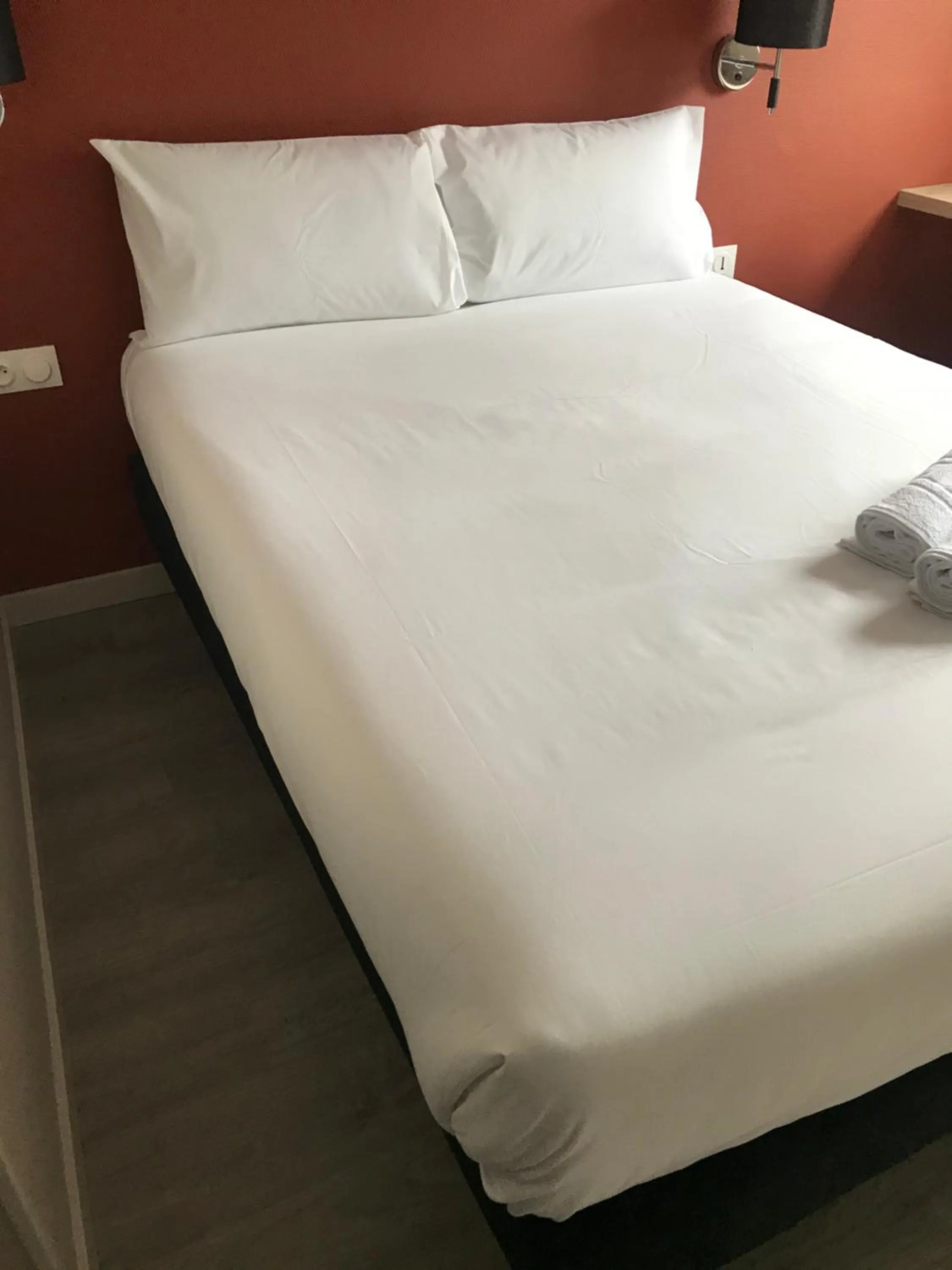 Bed in Appart'hôtel Voltaire