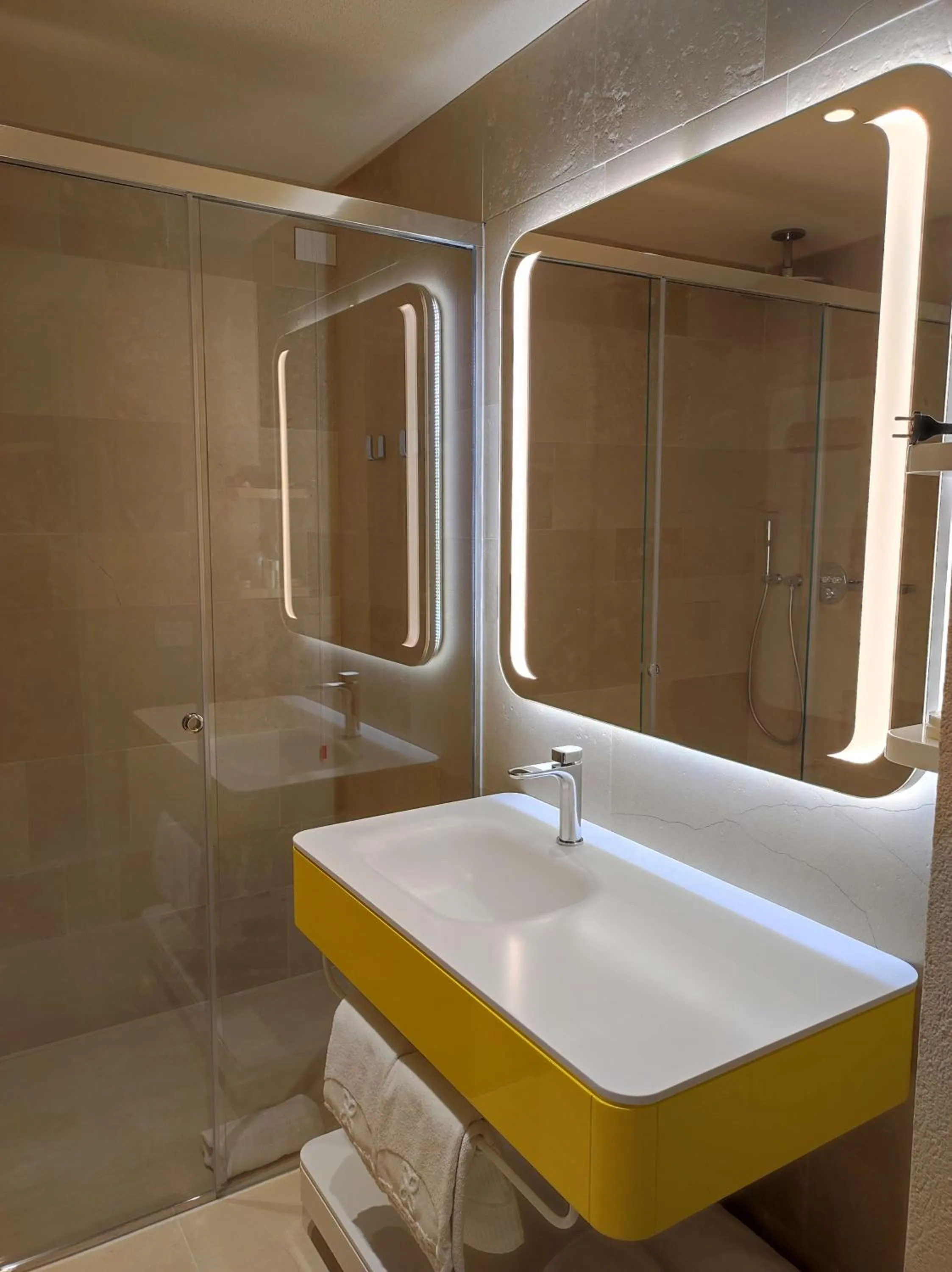 Bathroom in Palazzo Gatto Art Hotel & SPA - BW Premier Collection