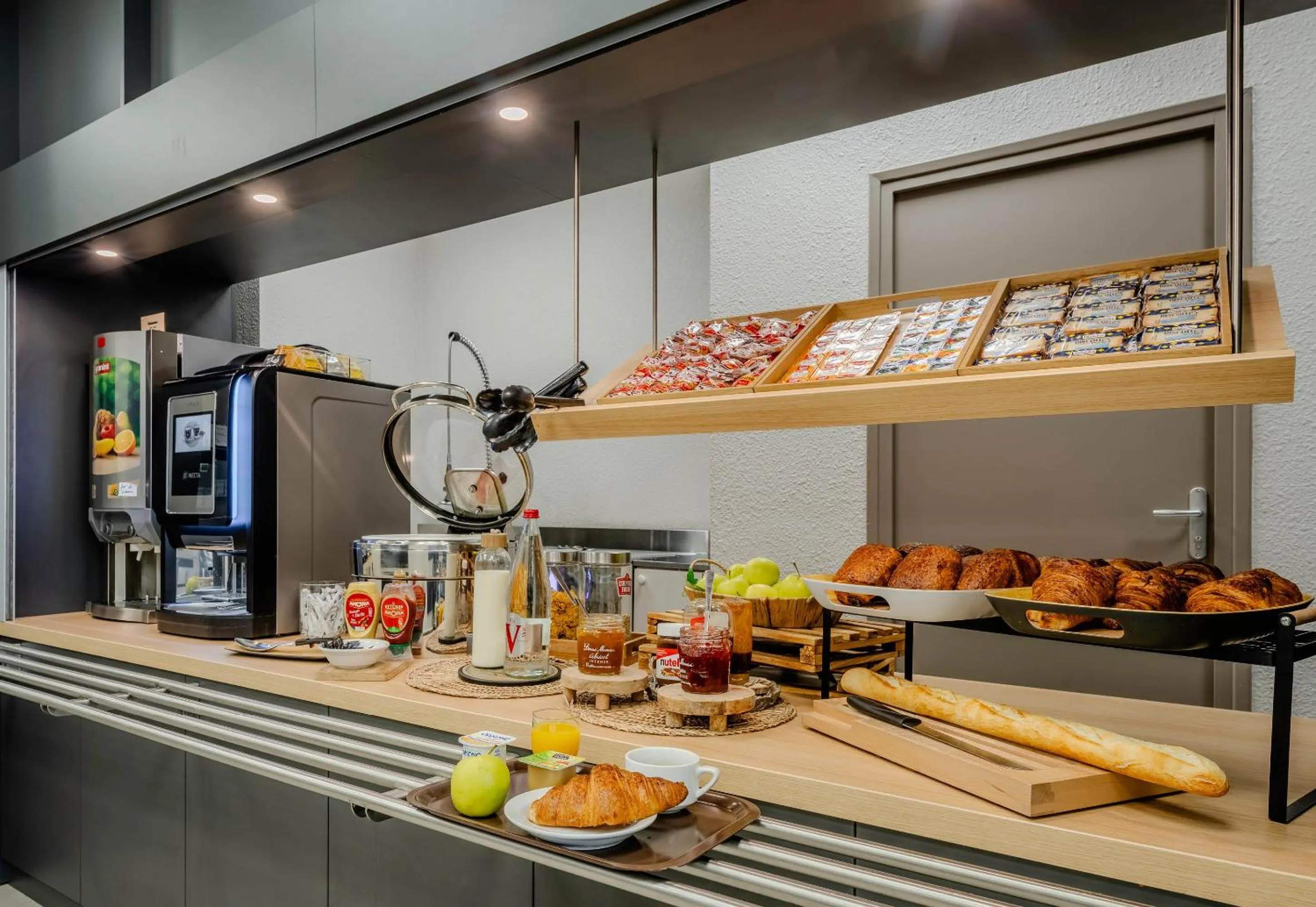 Buffet breakfast in B&B HOTEL Cambrai