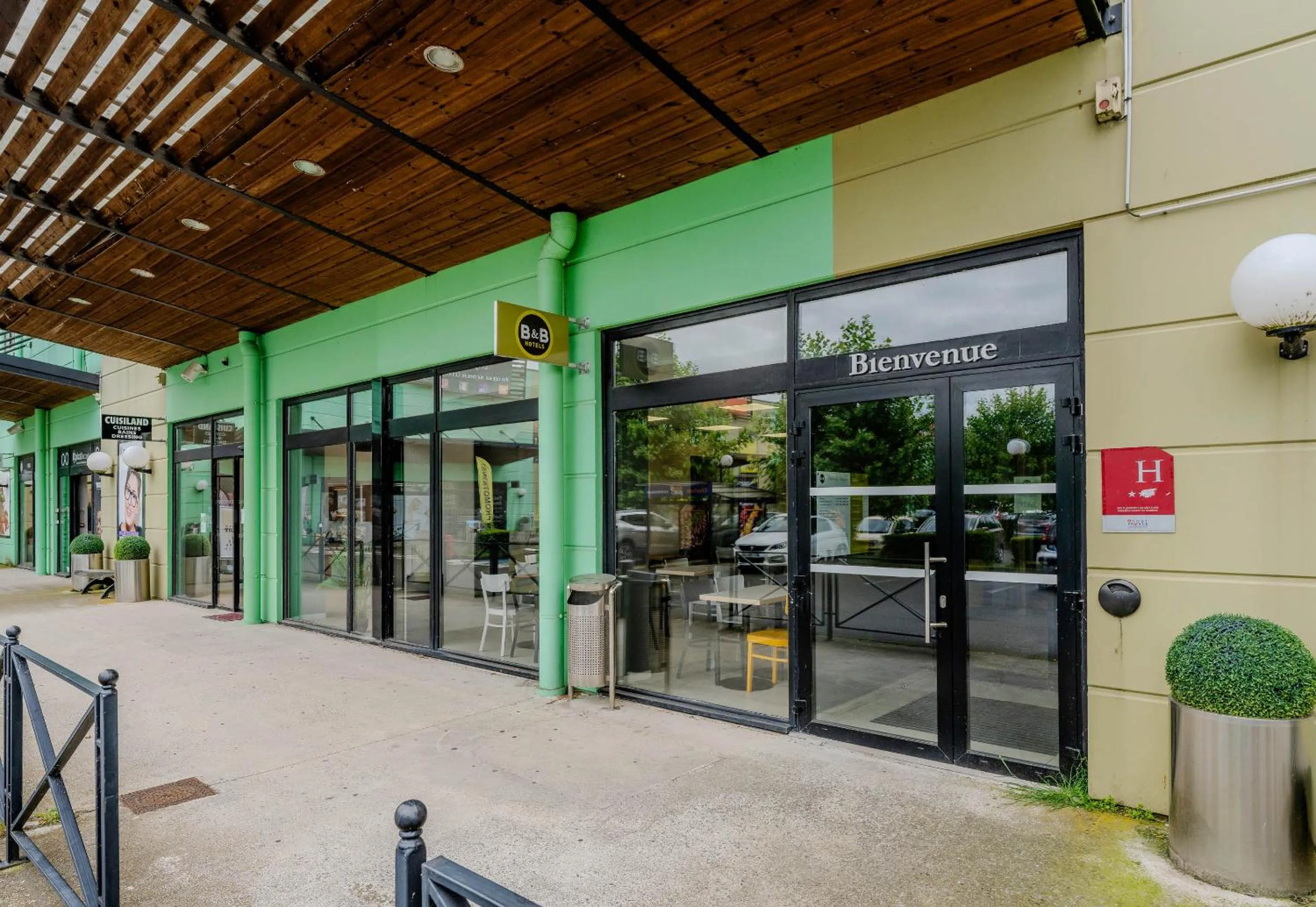 Property building in B&B HOTEL Cambrai