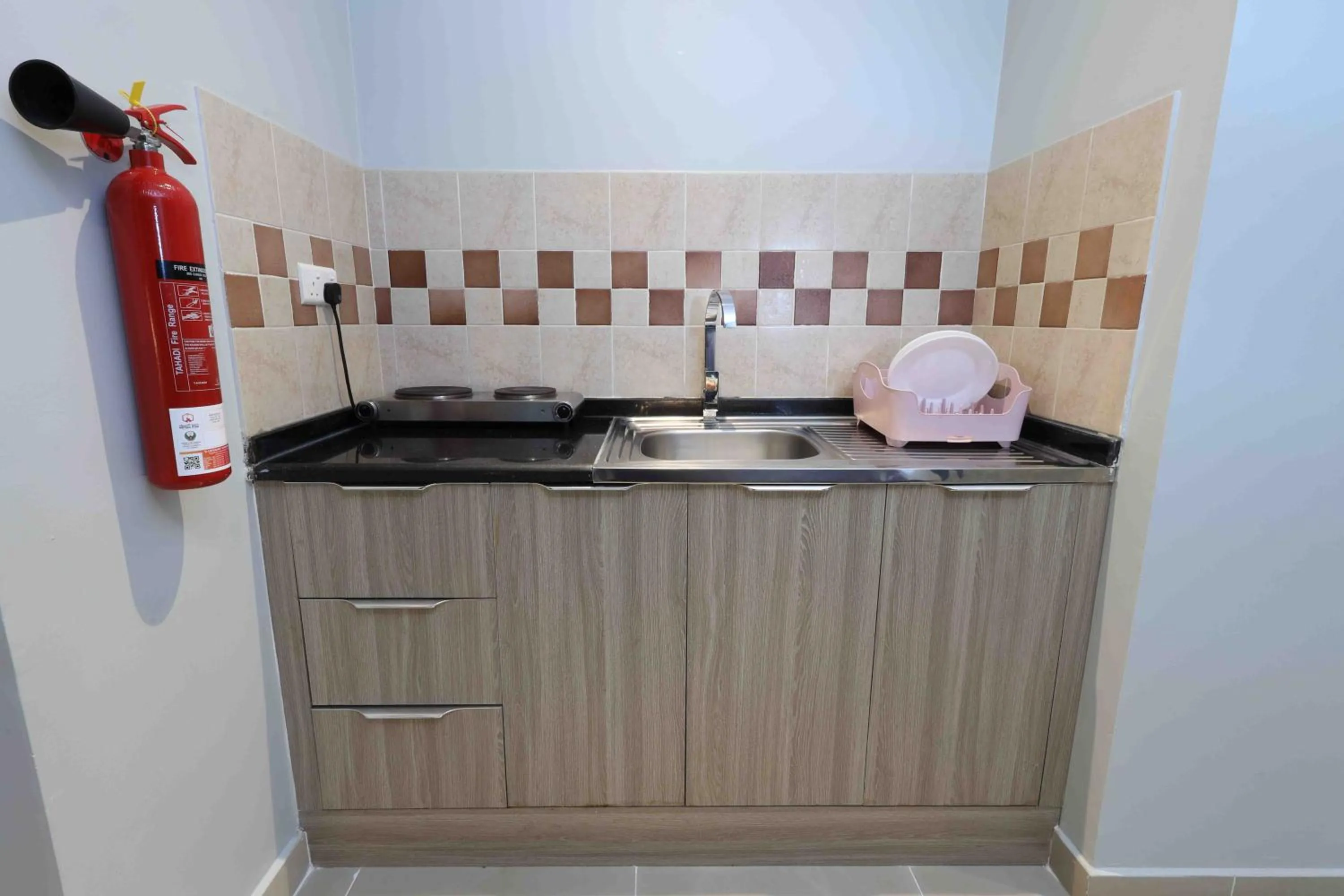 Kitchen or kitchenette in Fortis Hotel Fujairah