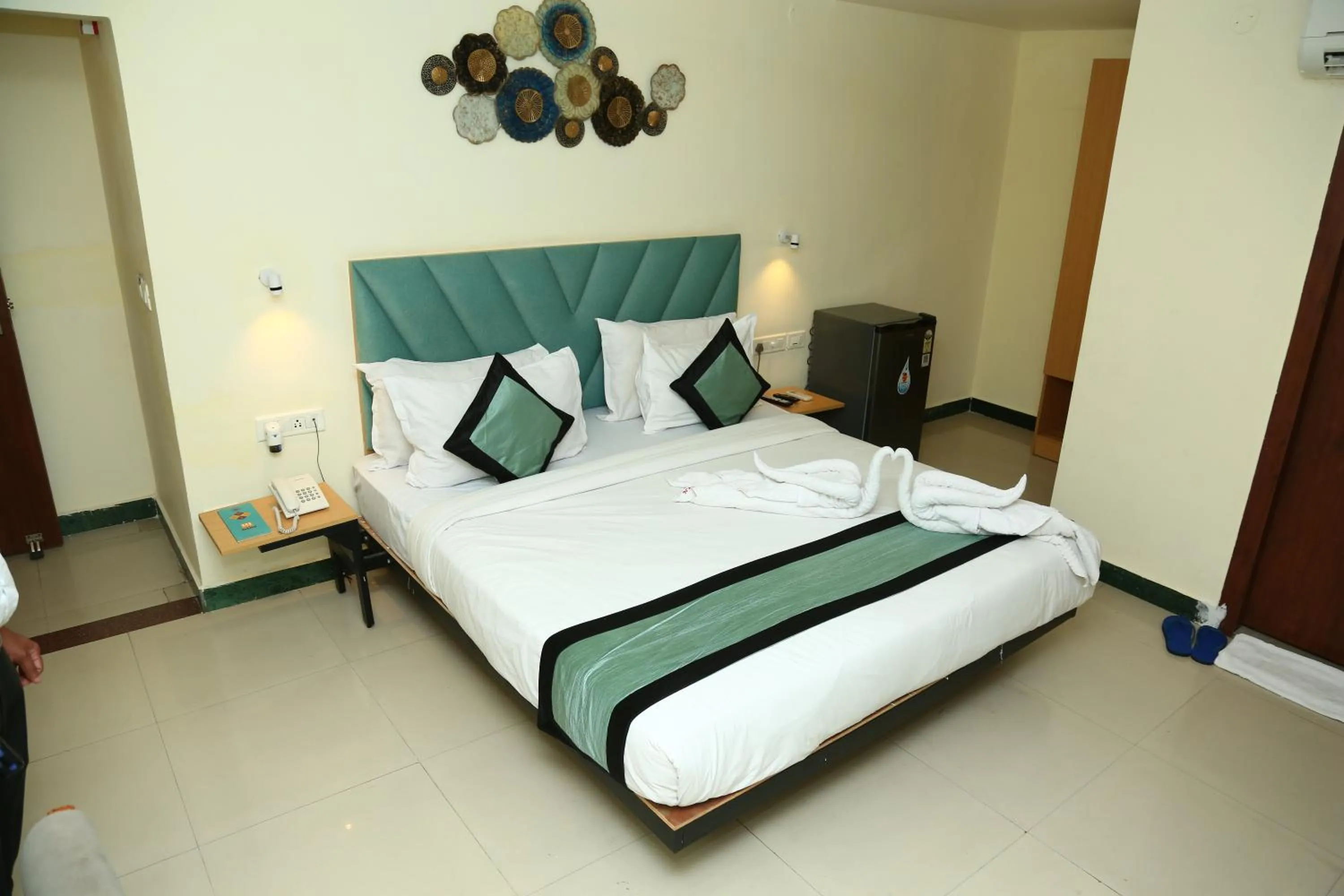 Bed in Hotel Konark Inn