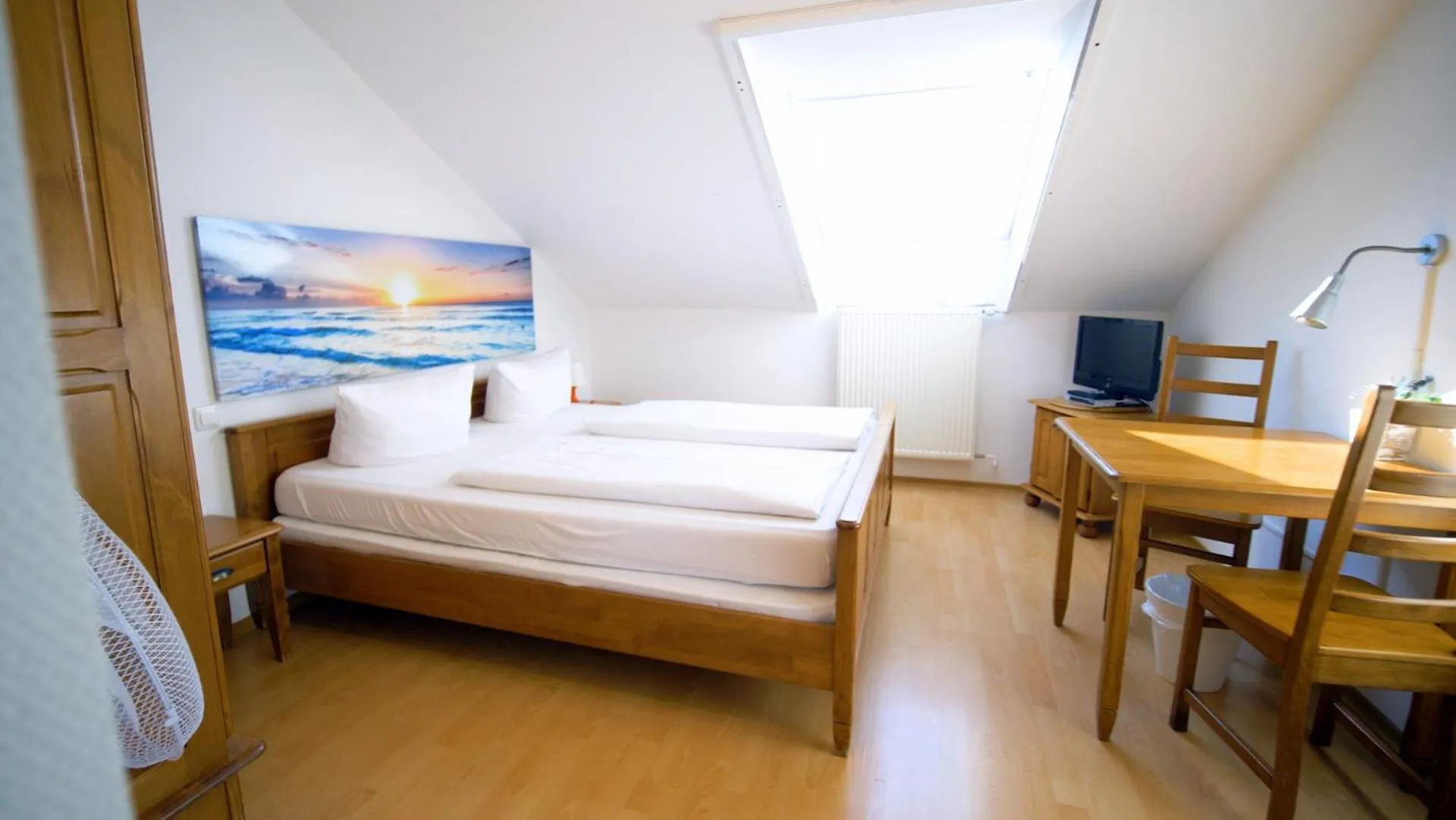 Photo of the whole room, Bed in Gästehaus am Wasserpark