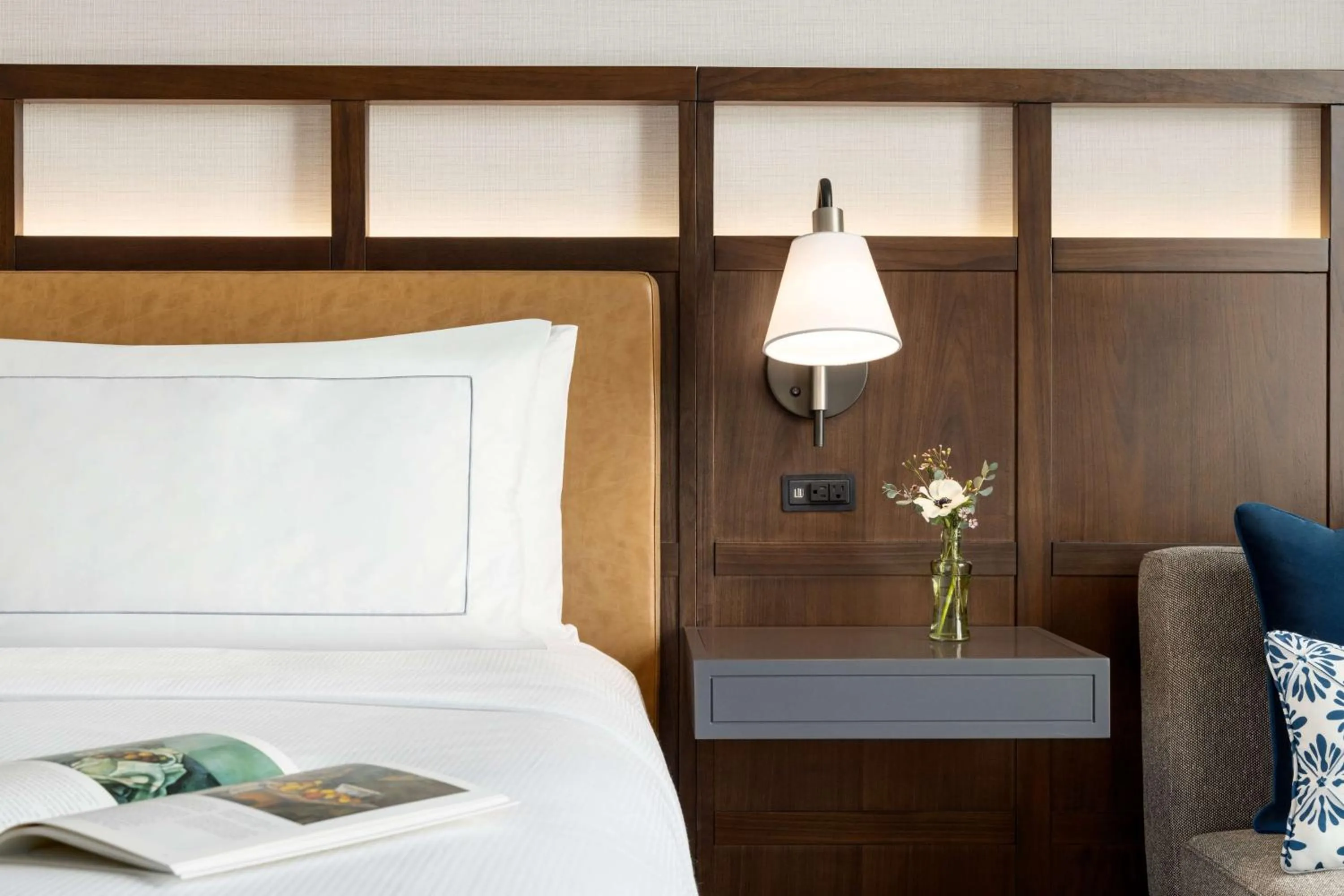 Bed in Valley Hotel Homewood Birmingham - Curio Collection By Hilton