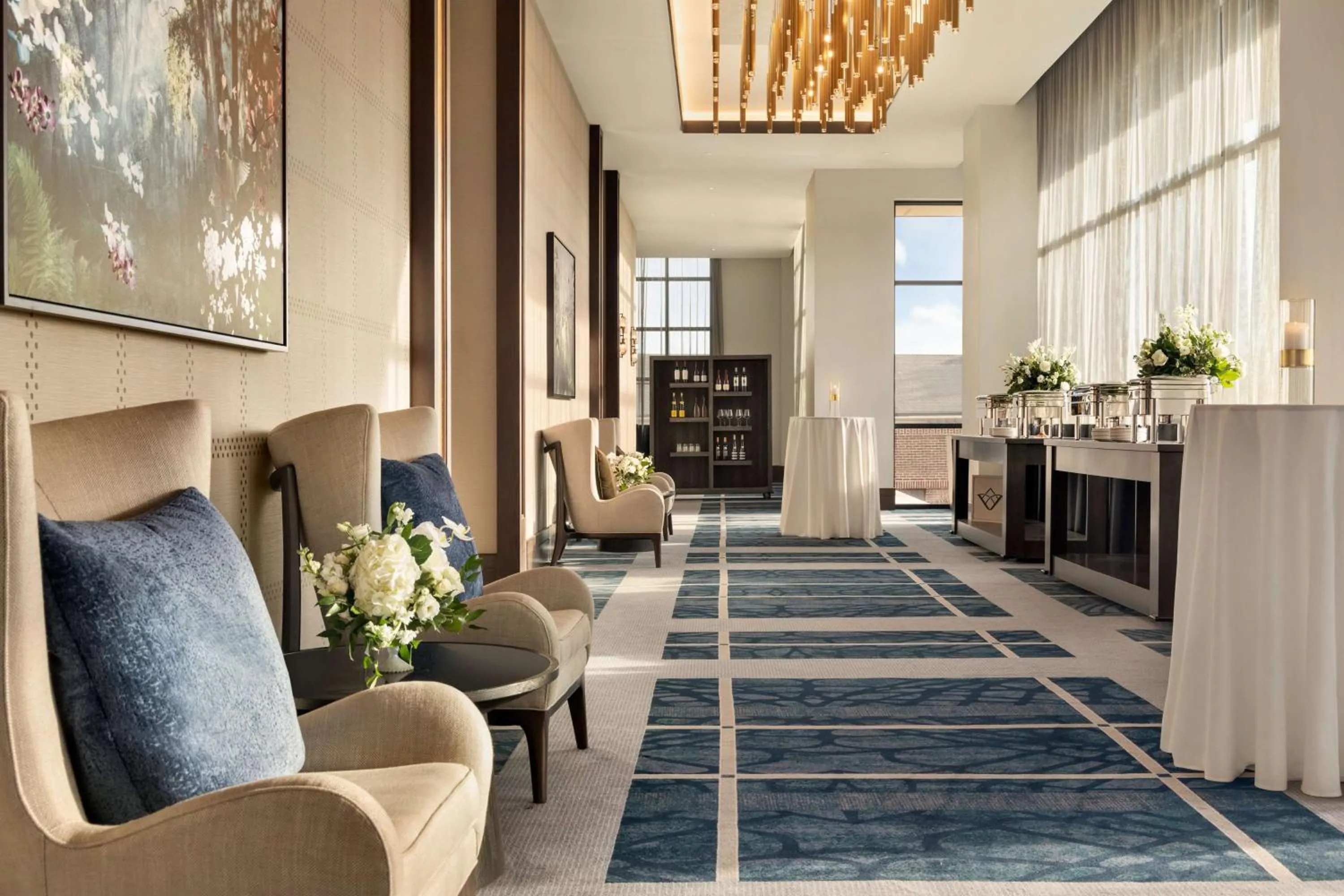 Meeting/conference room in Valley Hotel Homewood Birmingham - Curio Collection By Hilton