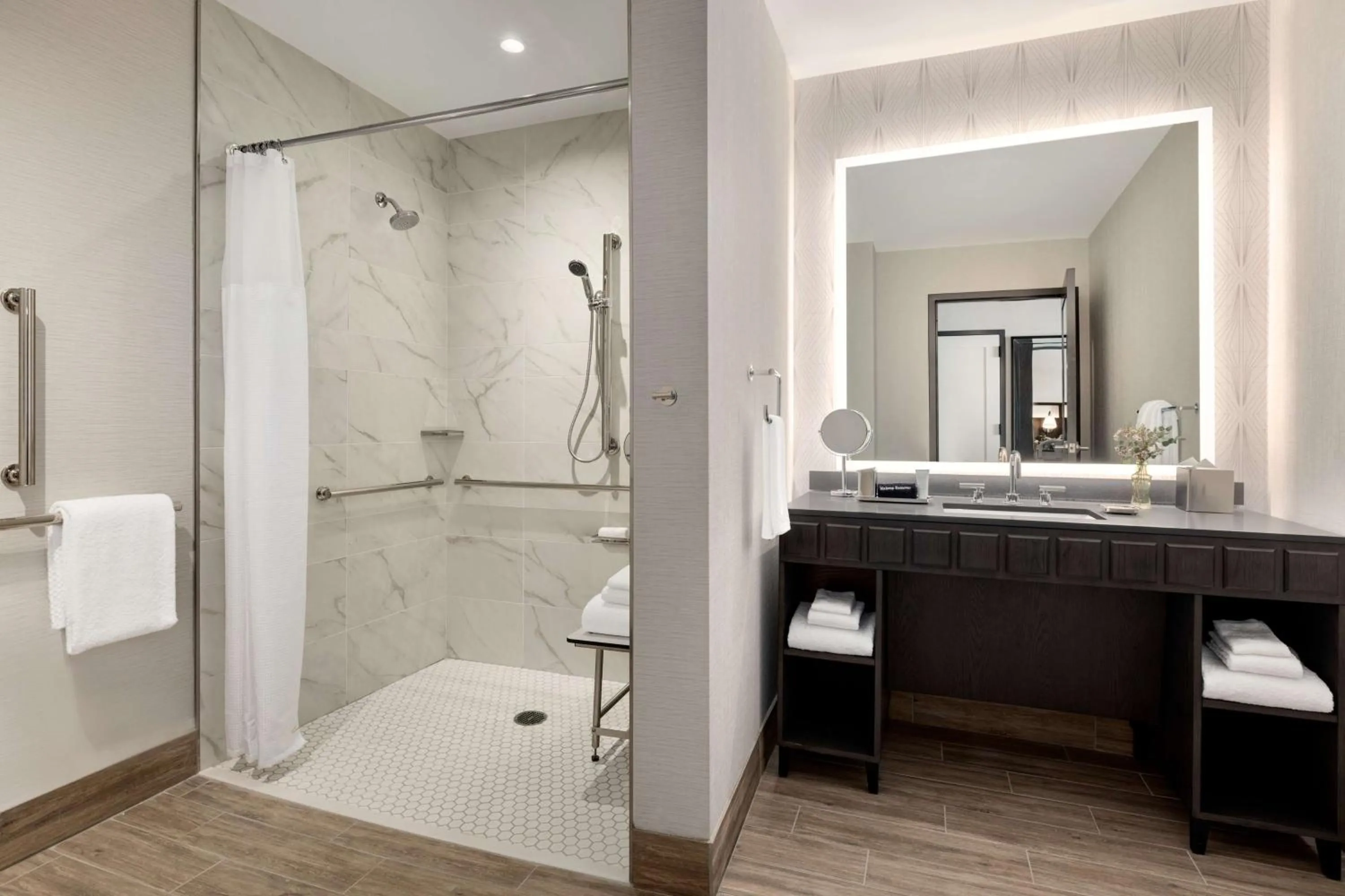 Bathroom in Valley Hotel Homewood Birmingham - Curio Collection By Hilton