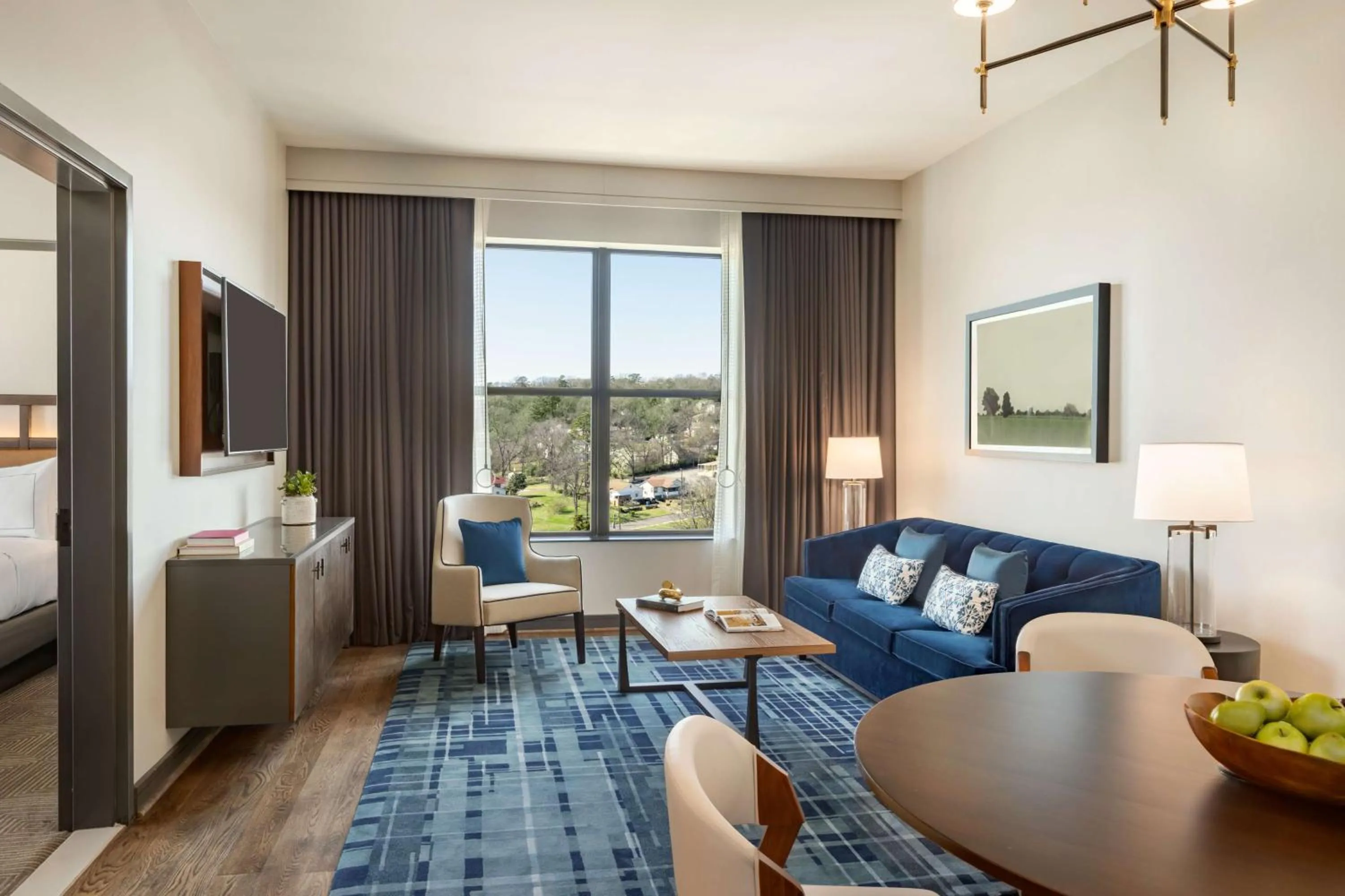 Living room in Valley Hotel Homewood Birmingham - Curio Collection By Hilton