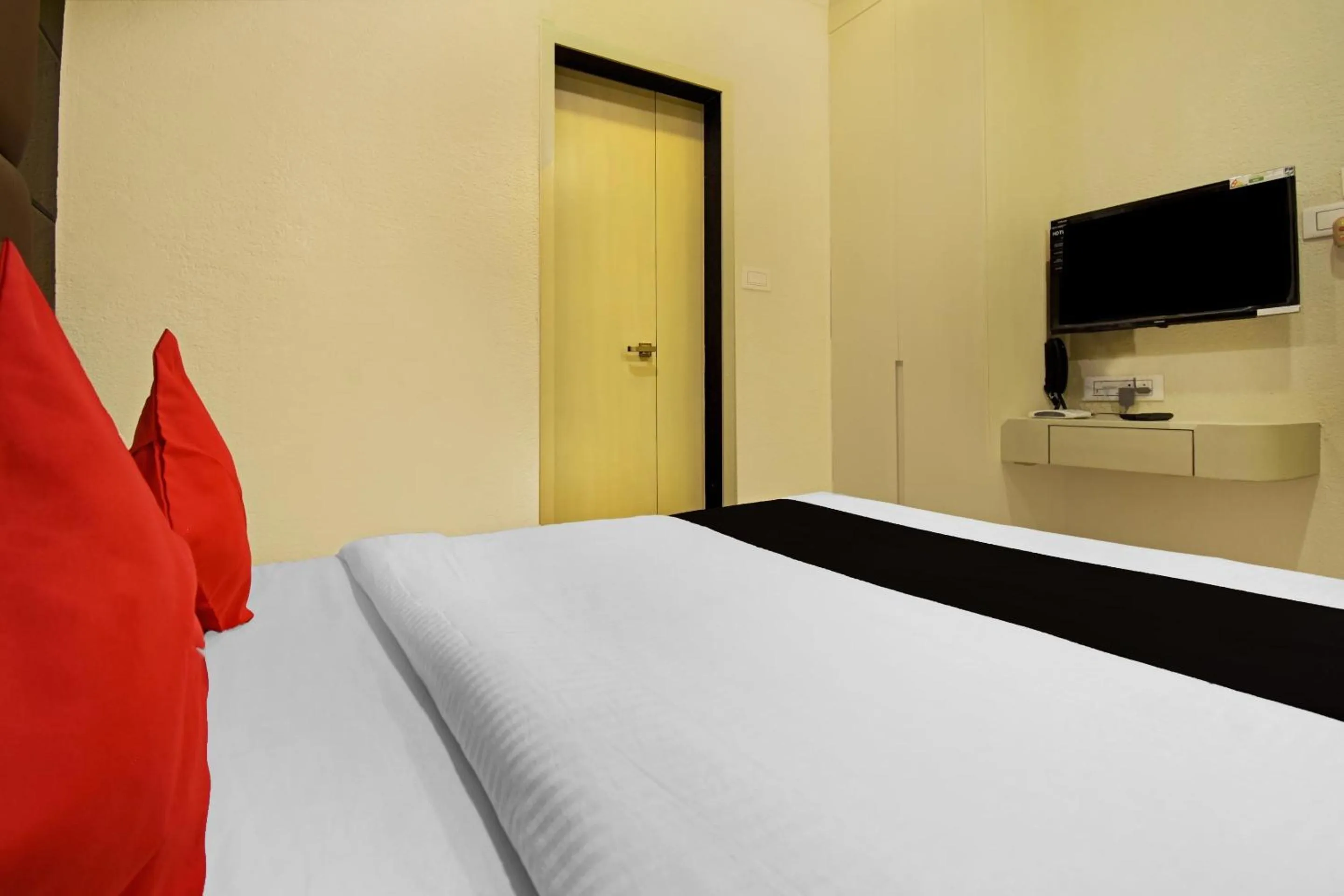 Bedroom, Bed in Collection O Snowfox