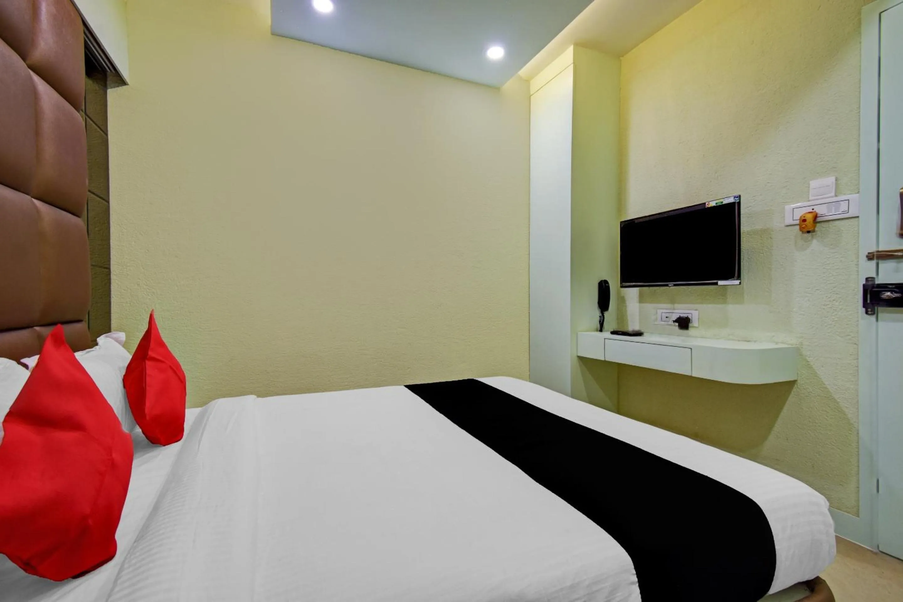 Bedroom, Bed in Collection O Snowfox