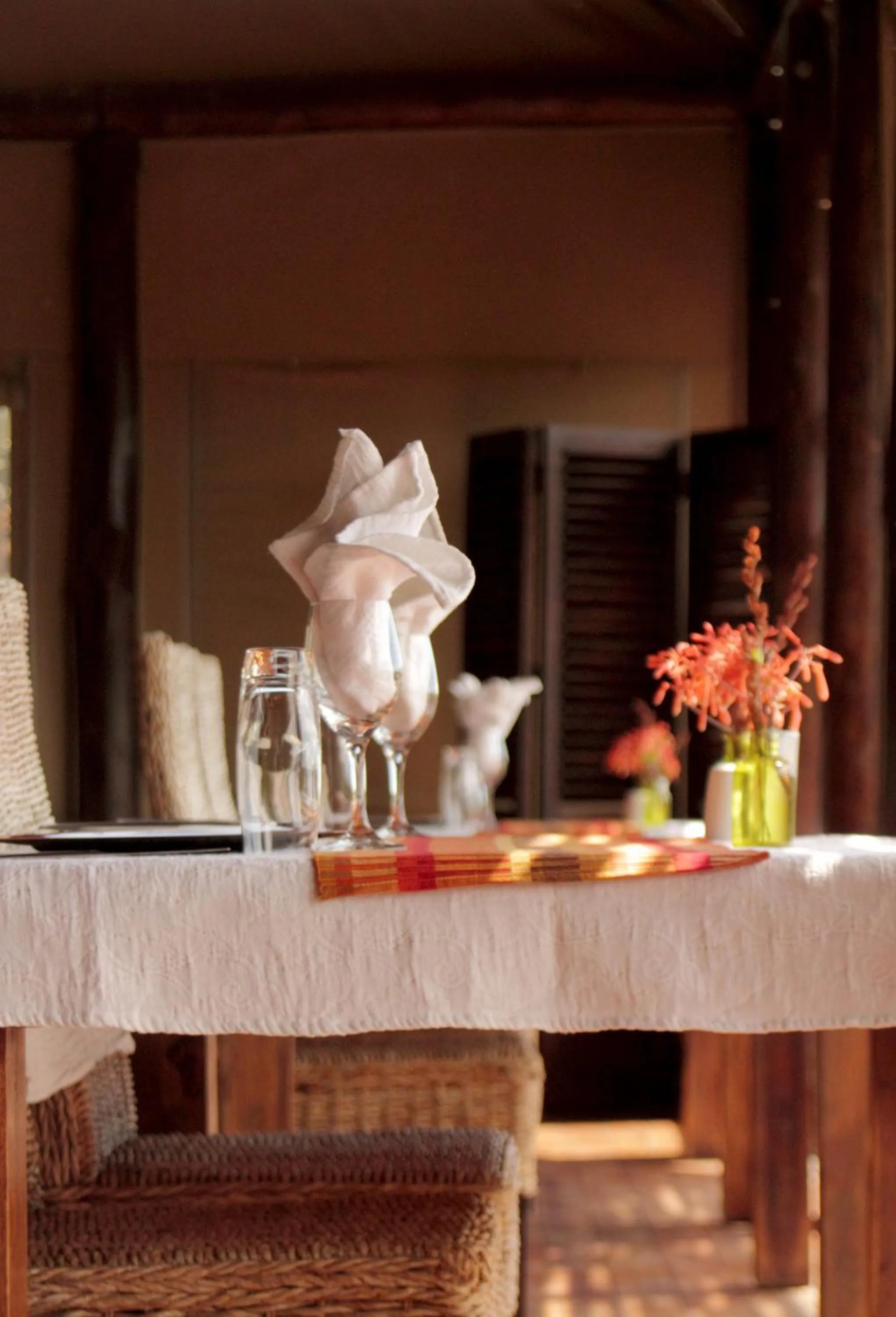 Restaurant/places to eat in Bush Lodge – Amakhala Game Reserve