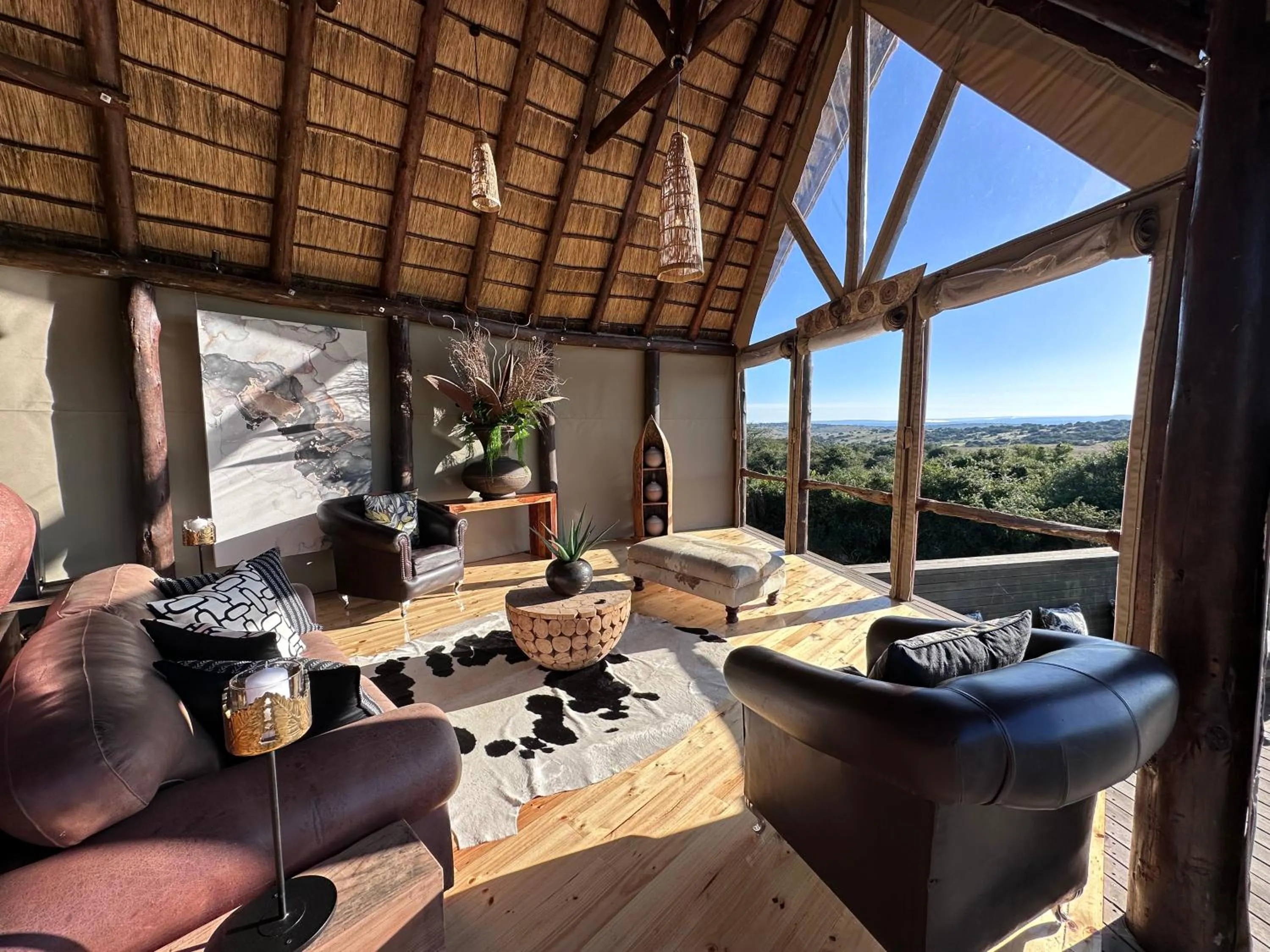Lounge or bar in Bush Lodge – Amakhala Game Reserve