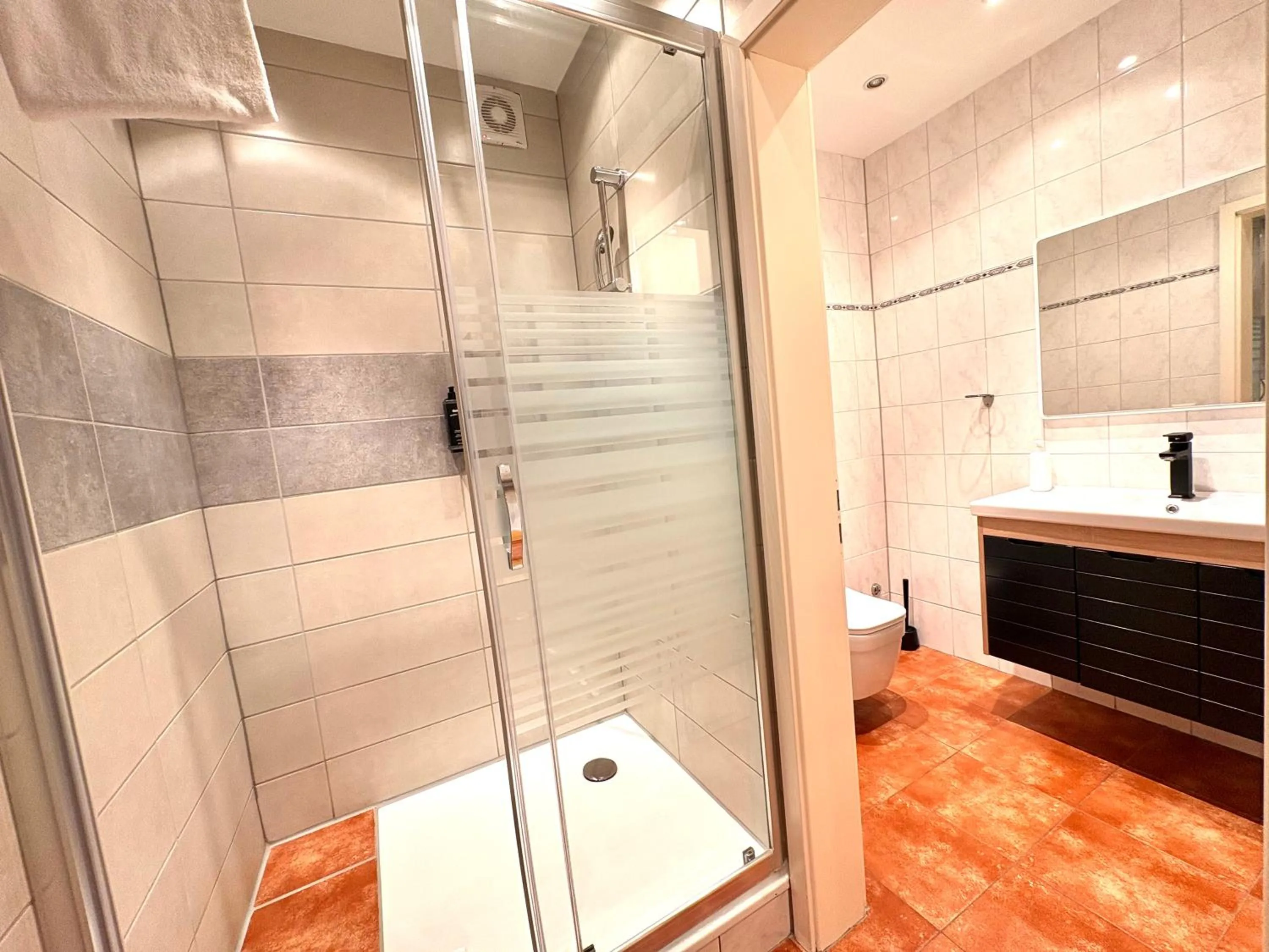 Bathroom in Akomo Bern