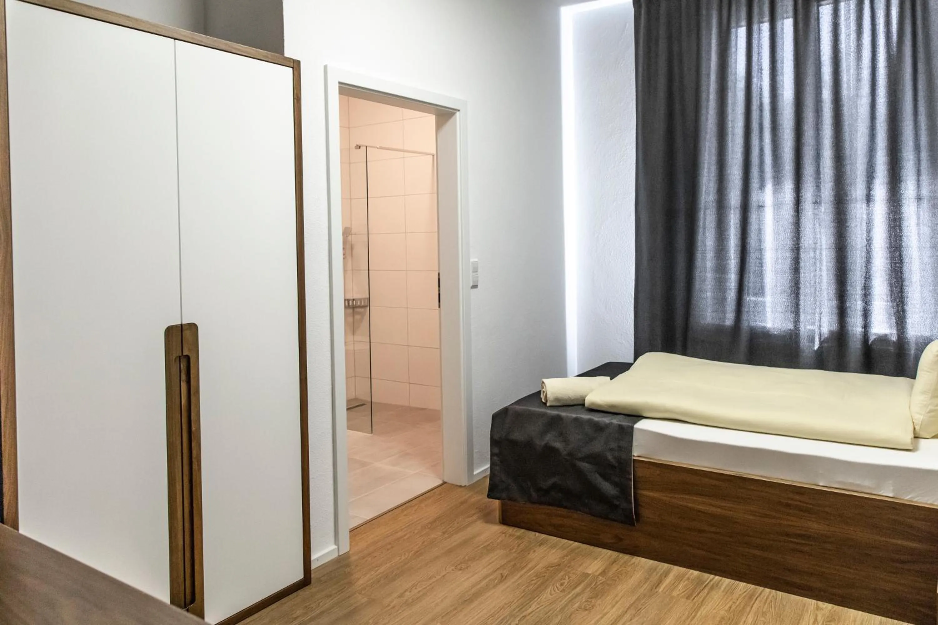 Bed in Hotel JÄGERHAUS in Singen am Hohentwiel