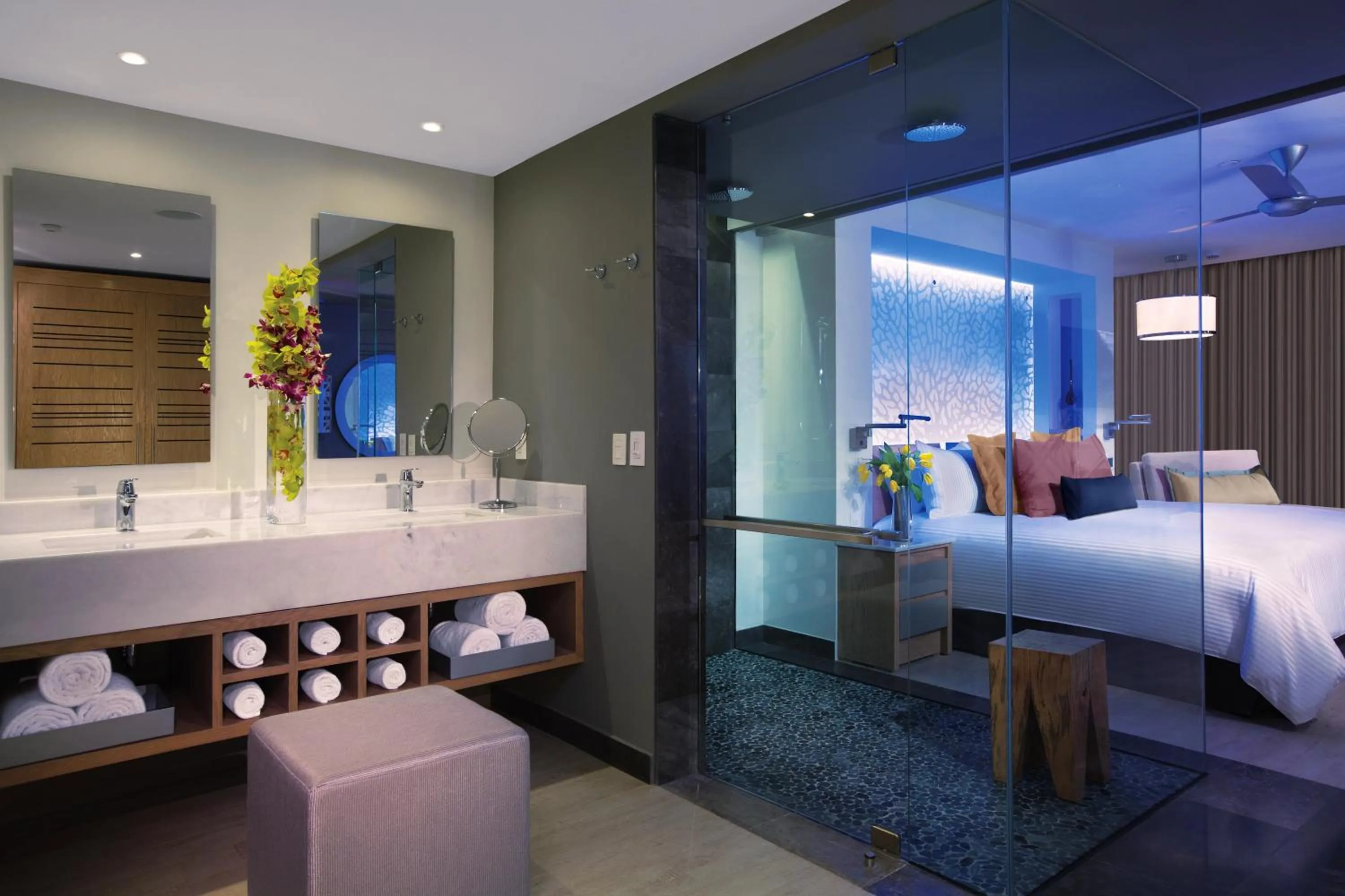Bathroom, Bed in Secrets Riviera Cancún Resort & Spa - Adults Only - All inclusive