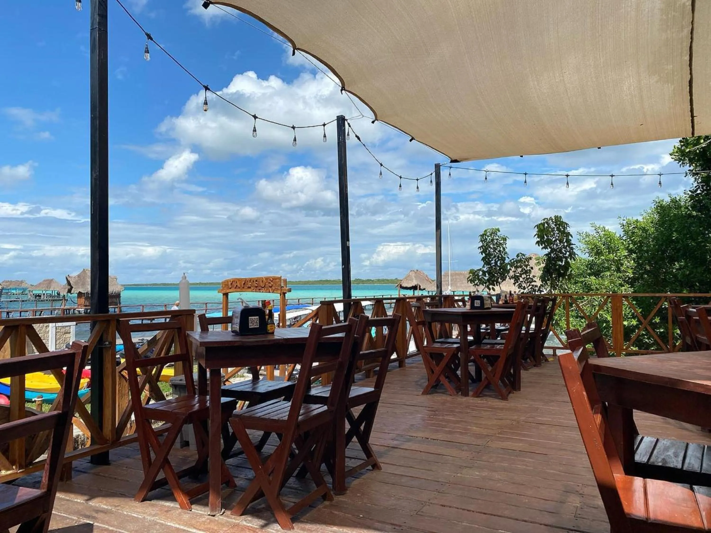 Restaurant/places to eat in Papitos Bacalar Hotel and Marina