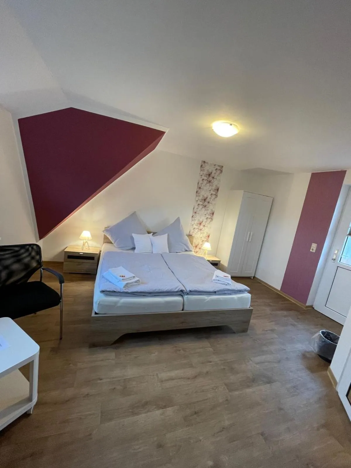 Bed in Gästehaus zum Surgrund