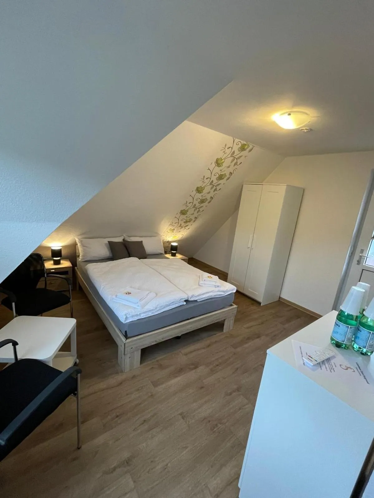 Bed in Gästehaus zum Surgrund