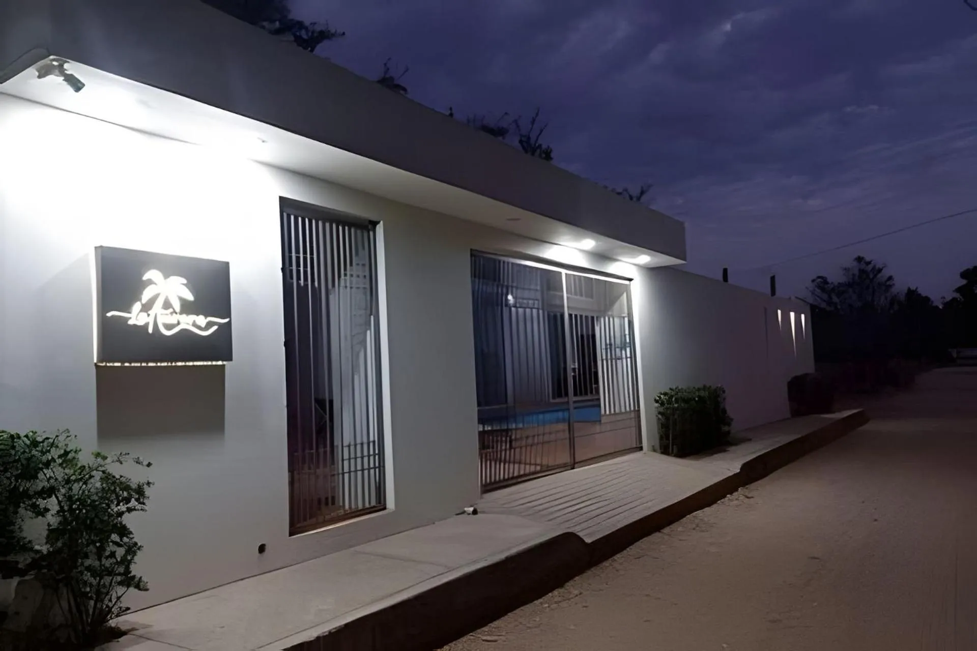 Facade/entrance in La Aurora Puerto Escondido