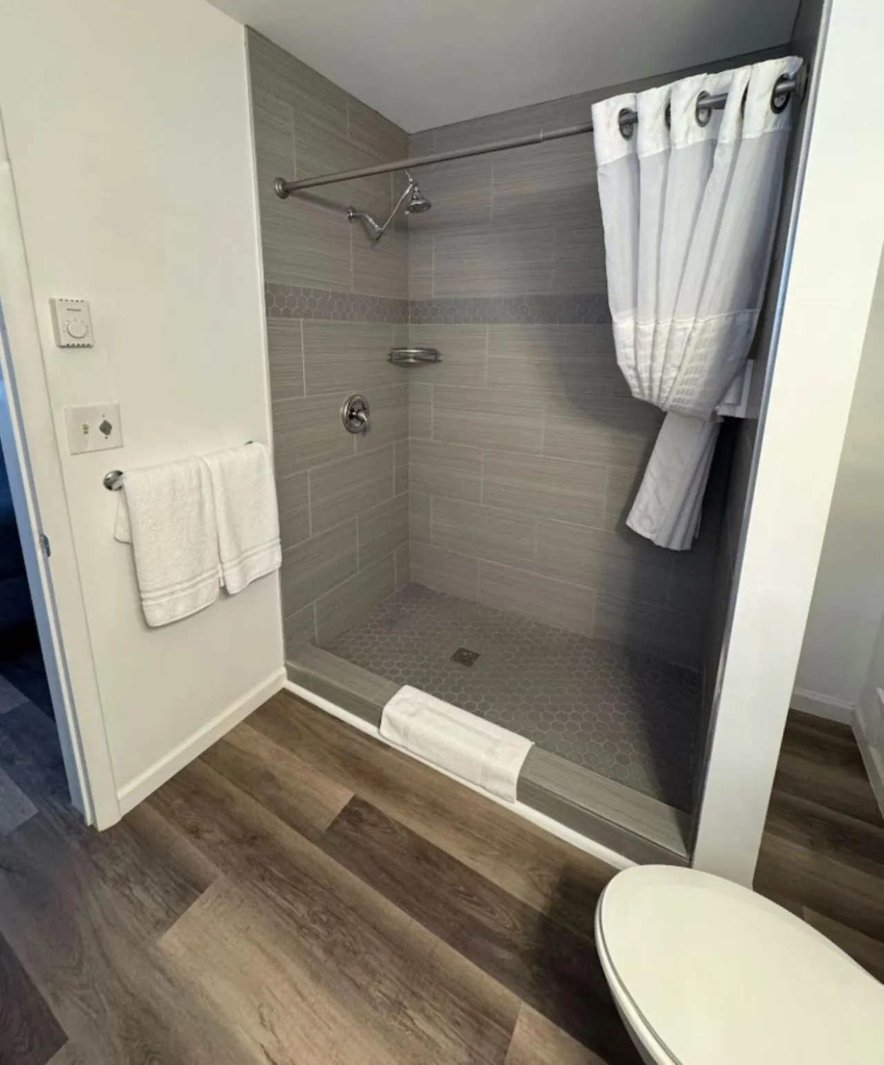 Shower in Waterway Inn