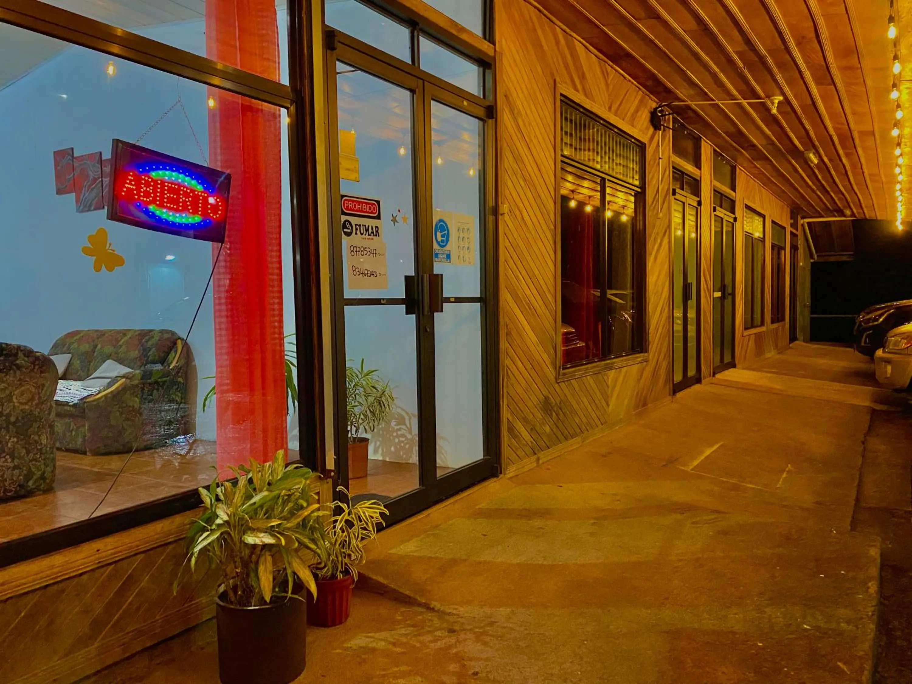 Facade/entrance in Cabinas Selva Verde