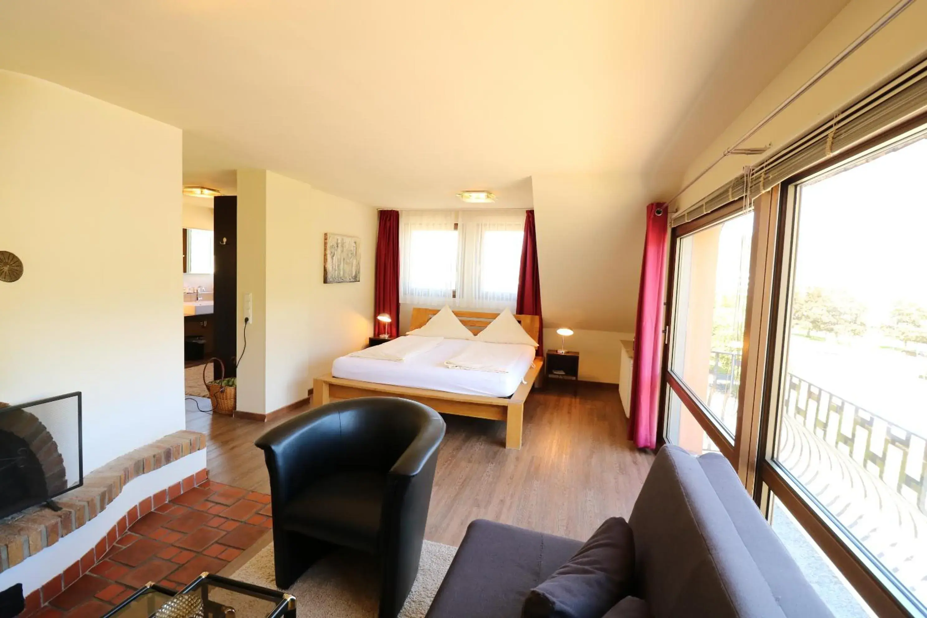 Junior Suite - single occupancy in Christiana's Wein & Art Hotel Junior Suite - single occupancy in Christiana's Wein & Art Hotel