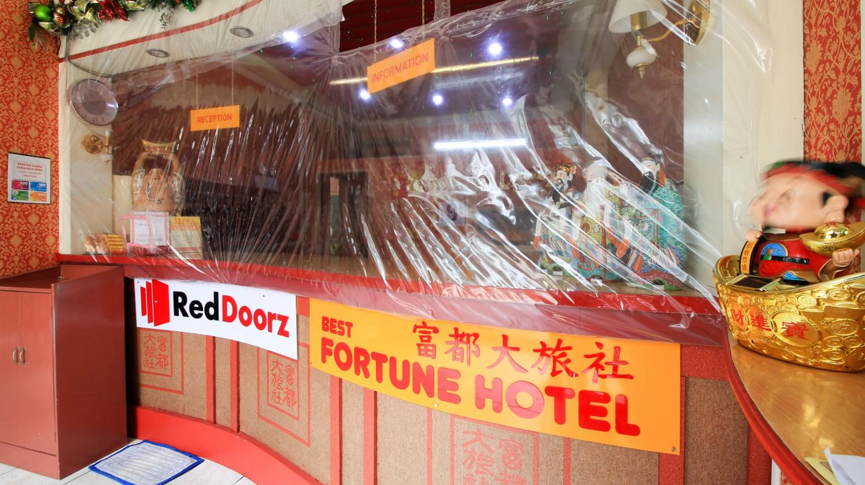 Lobby or reception in RedDoorz Plus @ Chinatown Binondo