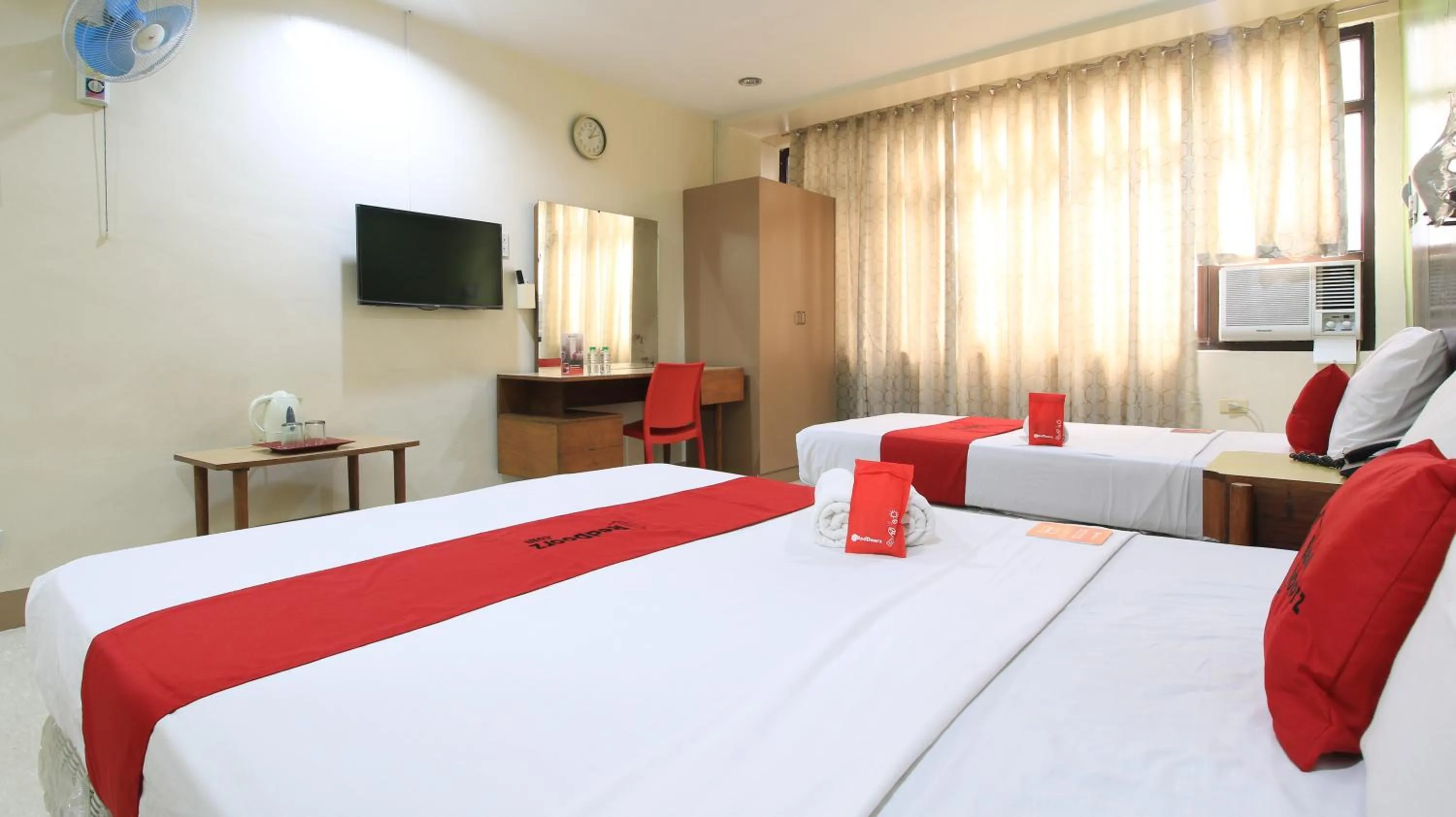 Bed in RedDoorz Plus @ Chinatown Binondo