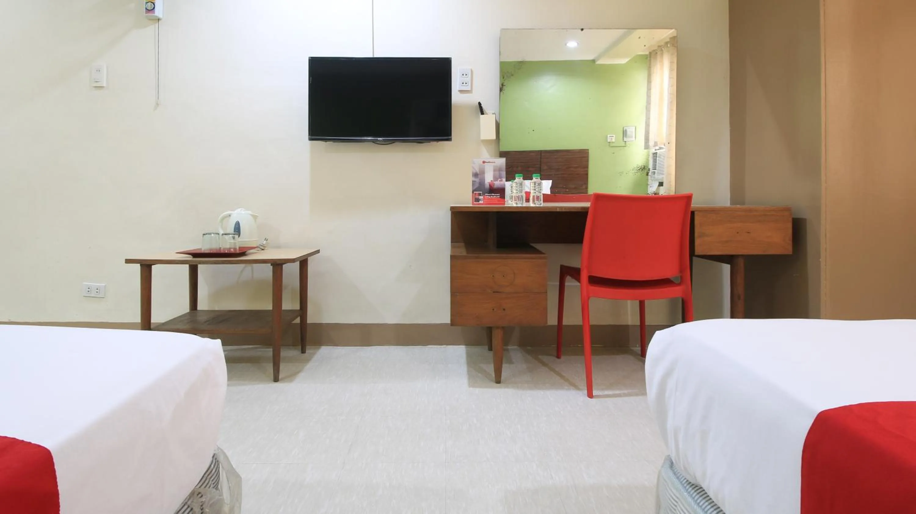 Bed in RedDoorz Plus @ Chinatown Binondo