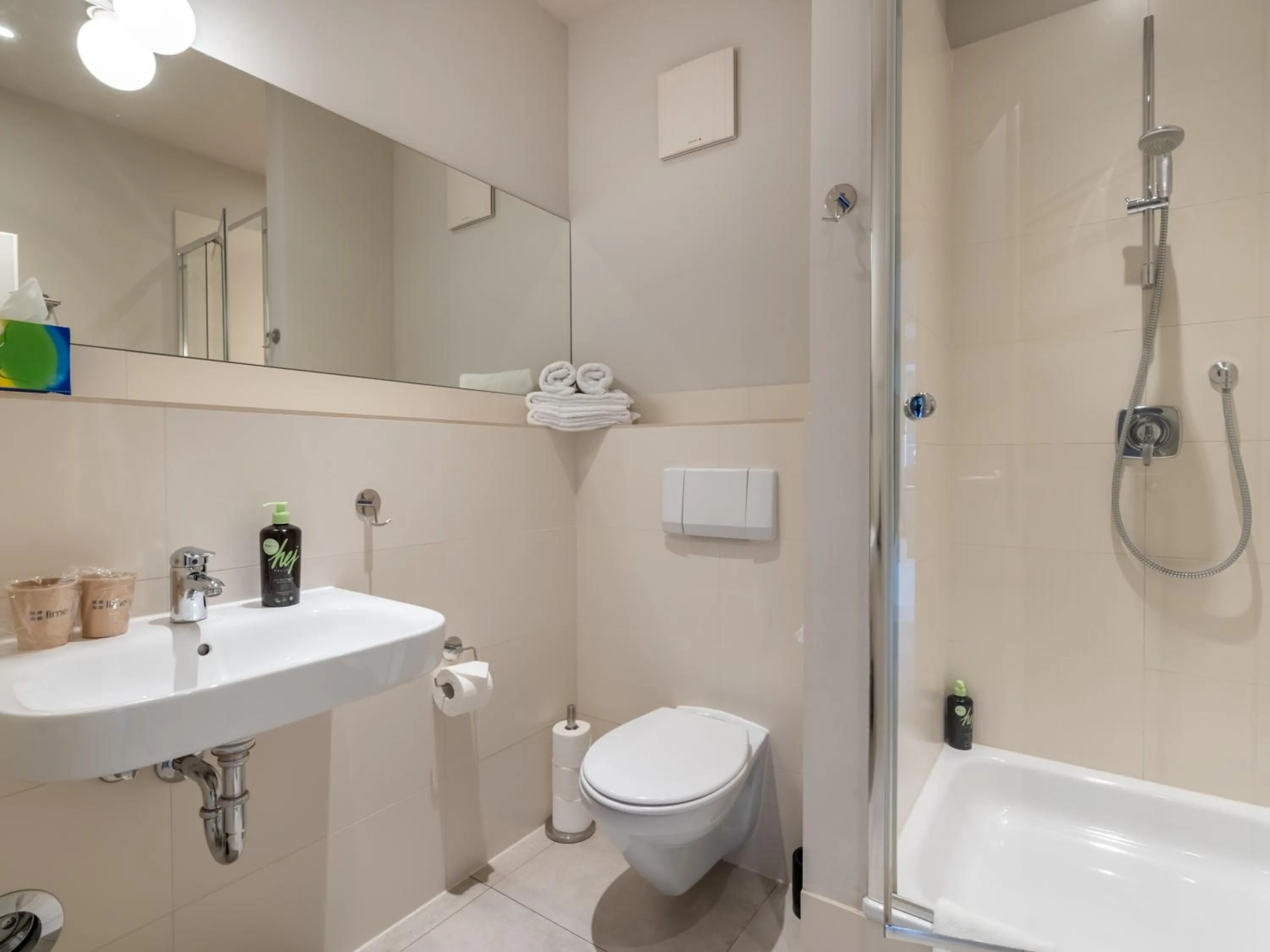 Bathroom in Limehome Berlin Chausseestraße