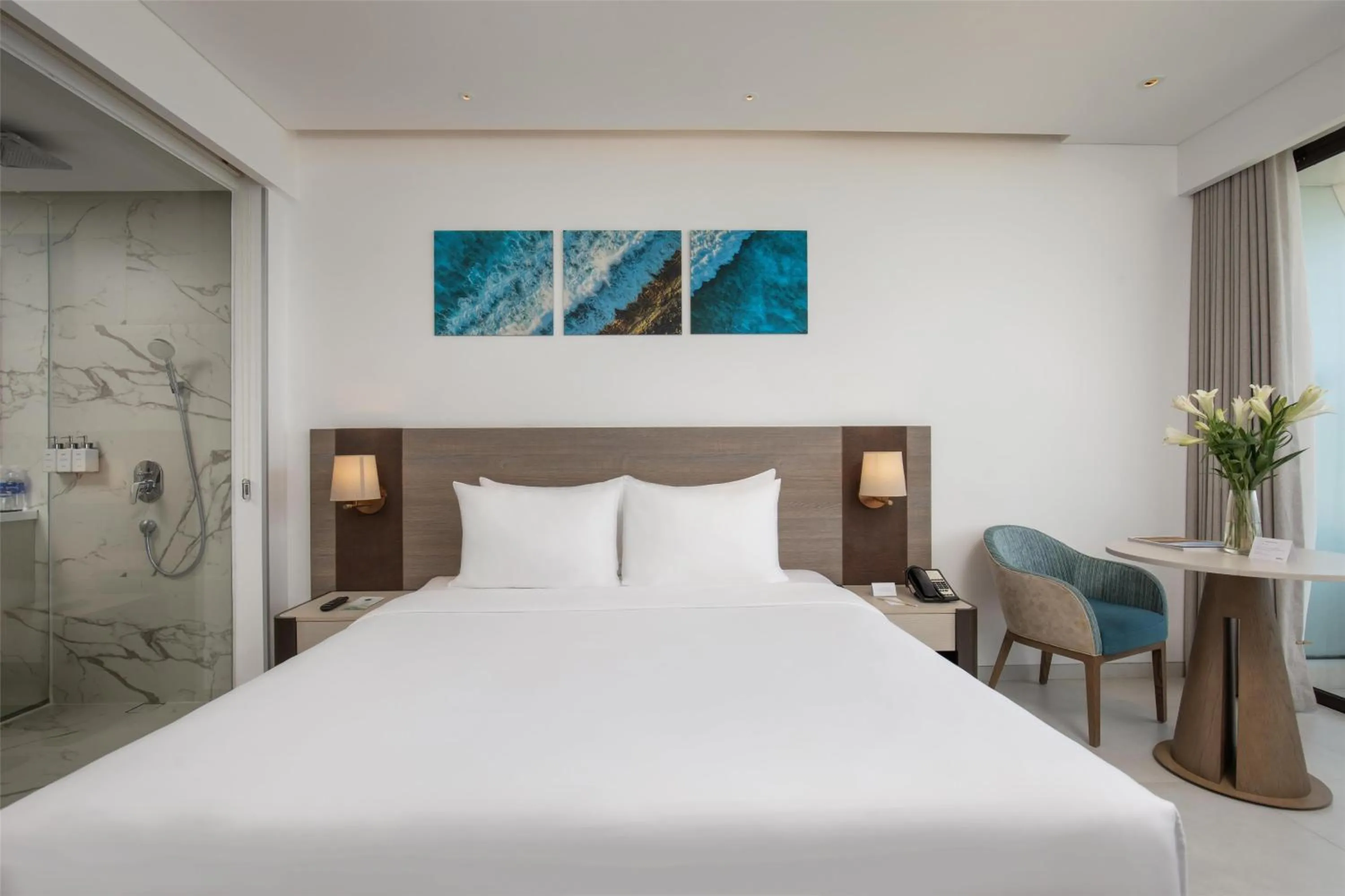 Bedroom, Bed in Radisson Hotel Danang