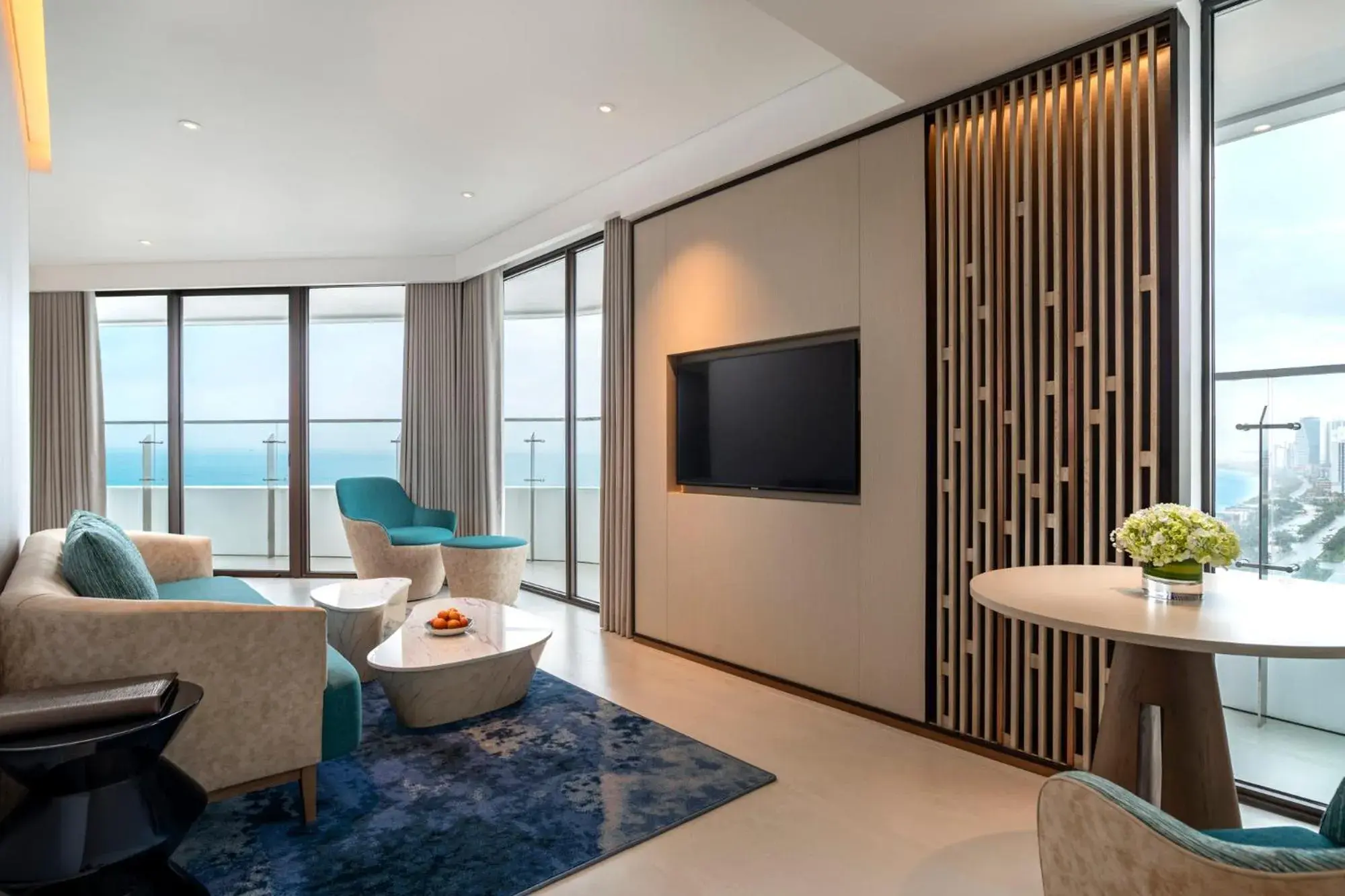 Executive Corner Suite with Ocean View and Lounge Access in Radisson Hotel Danang Executive Corner Suite with Ocean View and Lounge Access in Radisson Hotel Danang