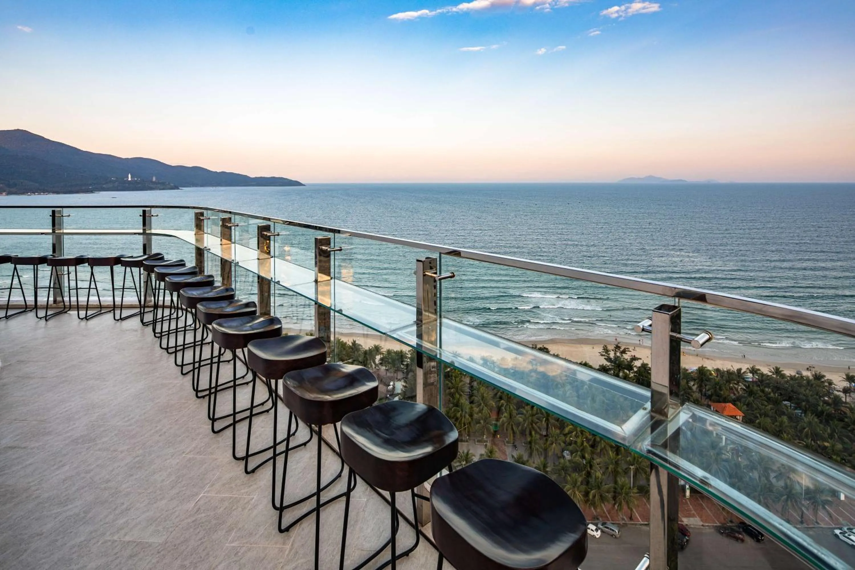 Lounge or bar in Radisson Hotel Danang