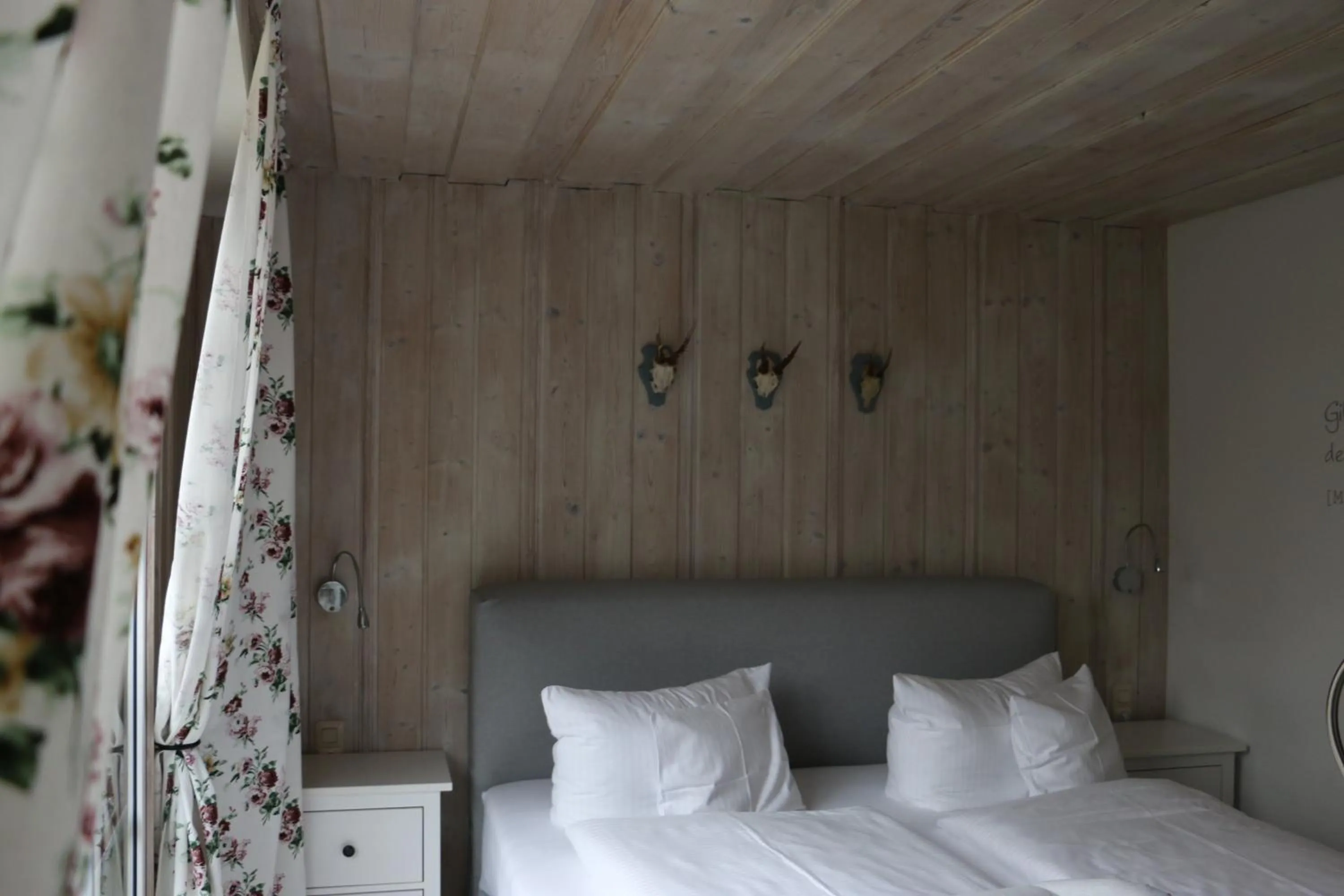 Photo of the whole room, Bed in Landhotel Villa Foresta