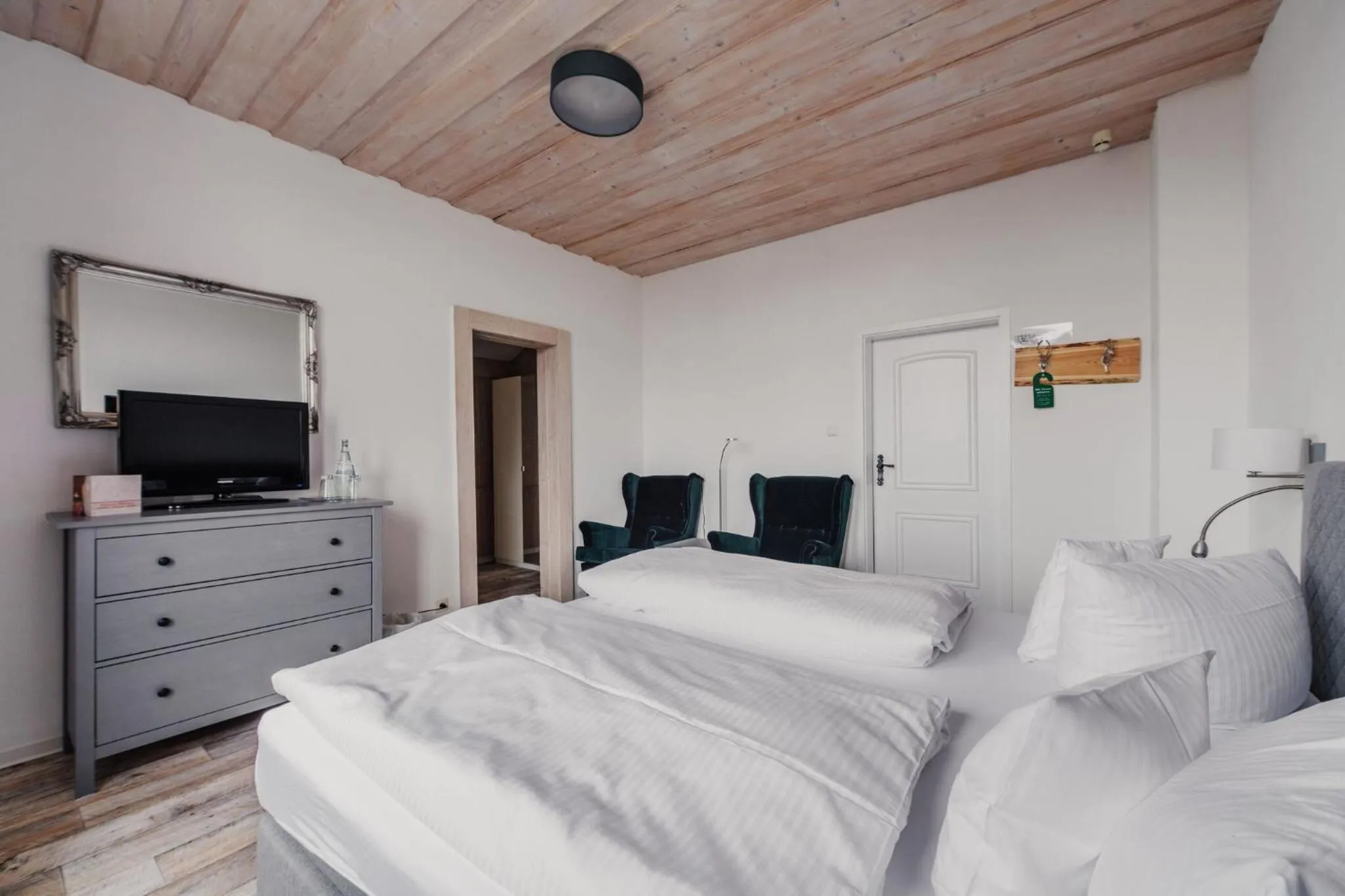 Photo of the whole room, Bed in Landhotel Villa Foresta