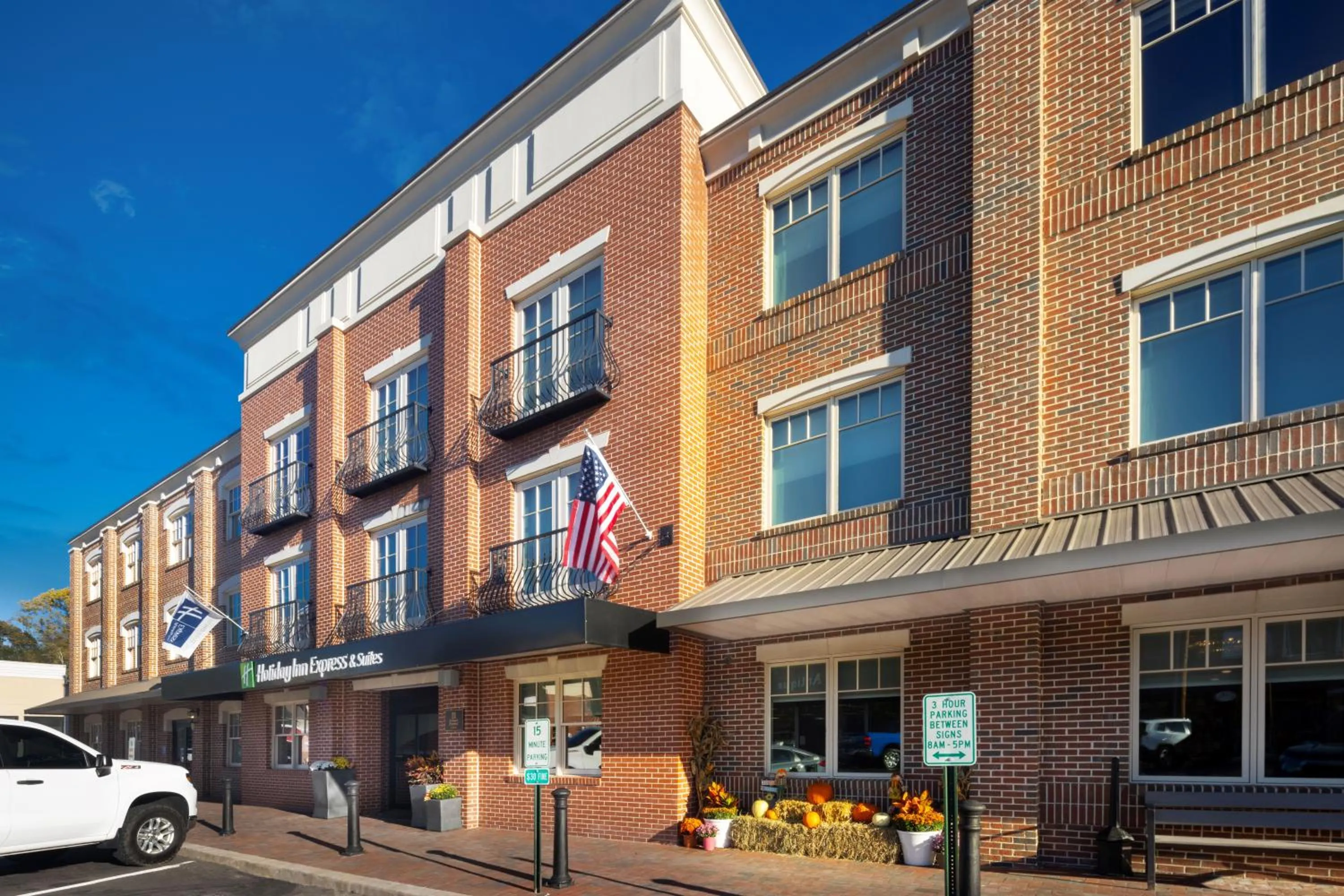 Property building in Holiday Inn Express & Suites - Dahlonega - University Area by IHG