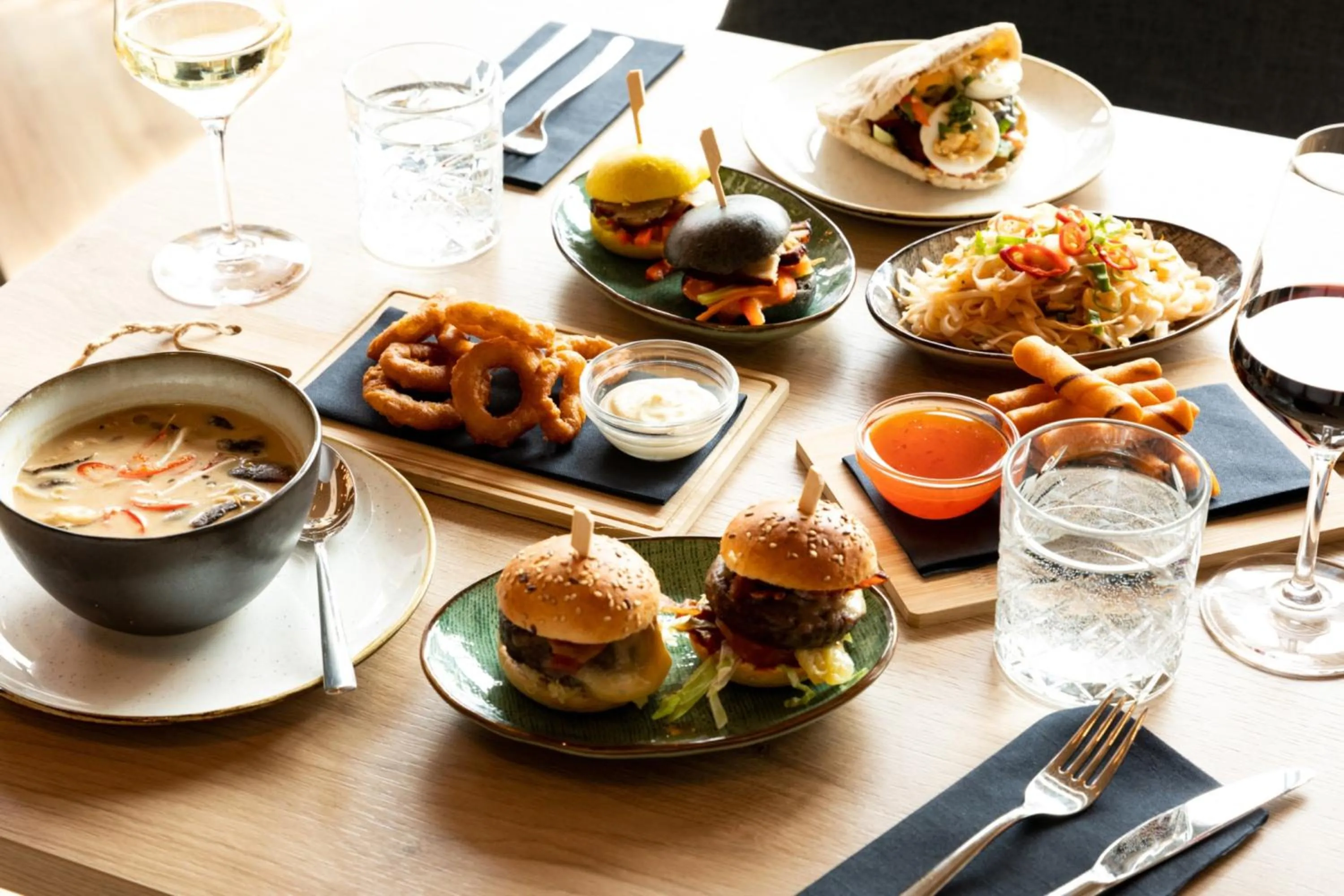 Restaurant/places to eat in Holiday Inn Express - Almere by IHG