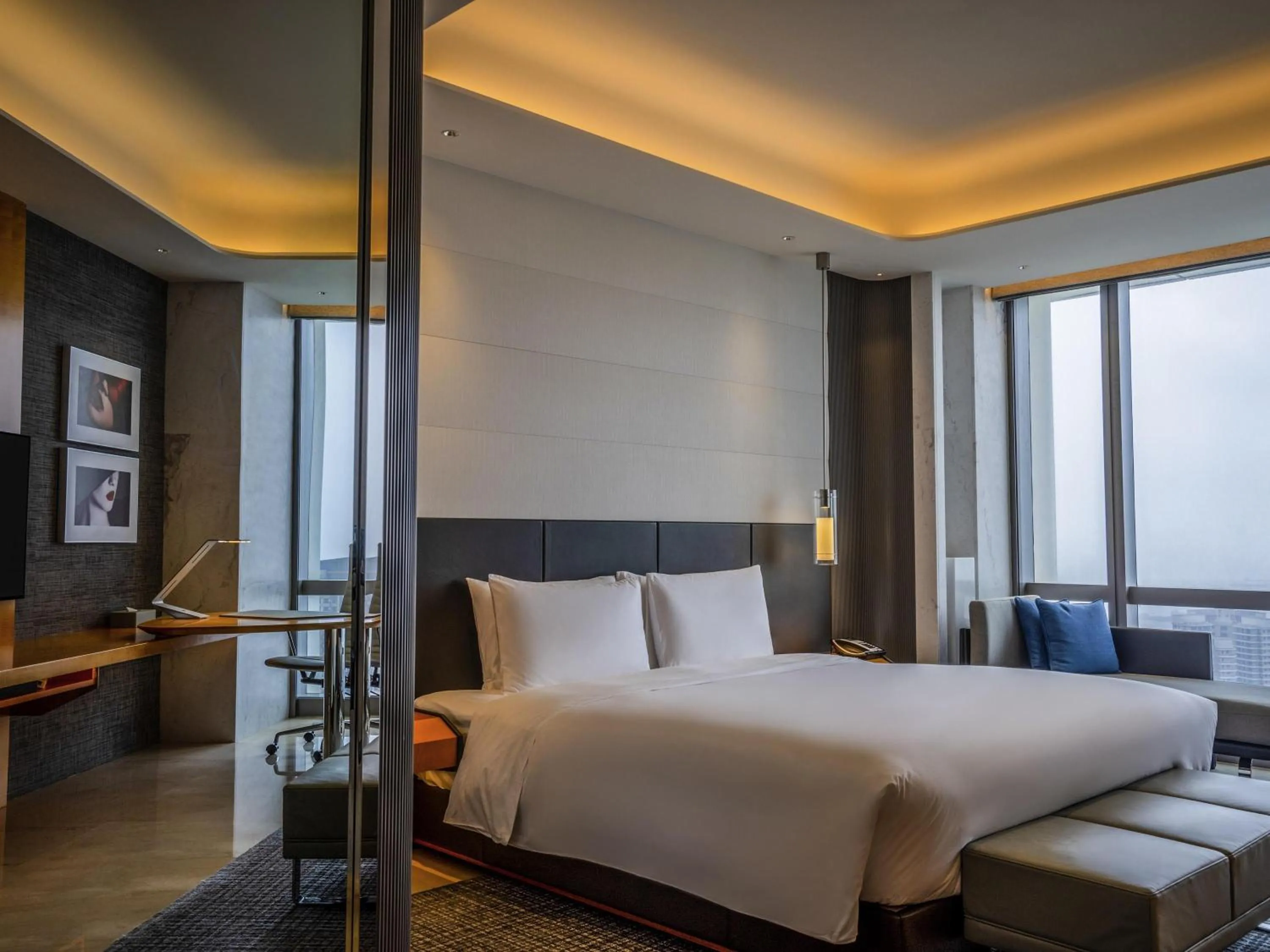Bedroom, Bed in Sofitel Haikou
