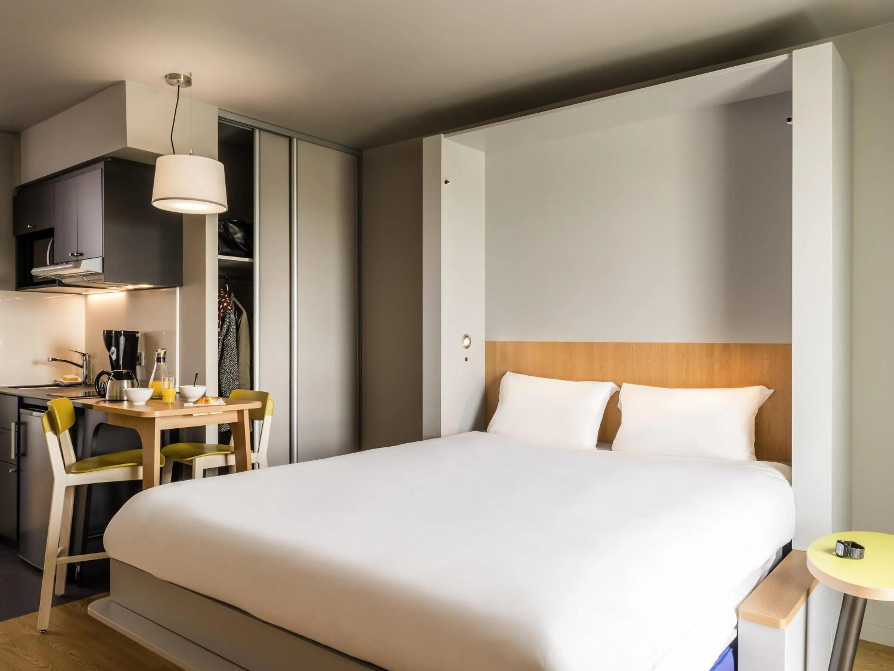 Bedroom, Bed in Adagio Access Stuttgart Airport Messe