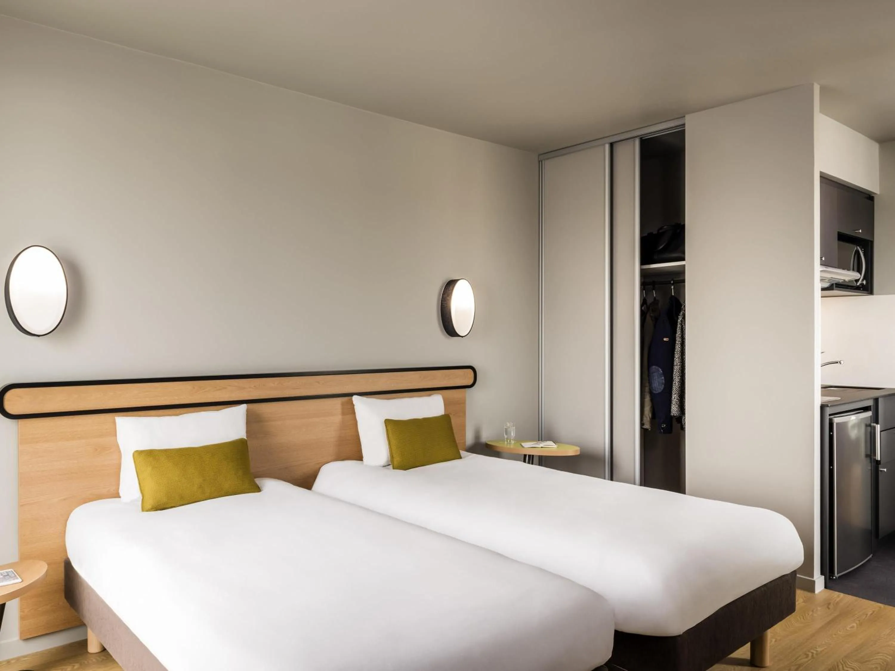 Bedroom, Bed in Adagio Access Stuttgart Airport Messe